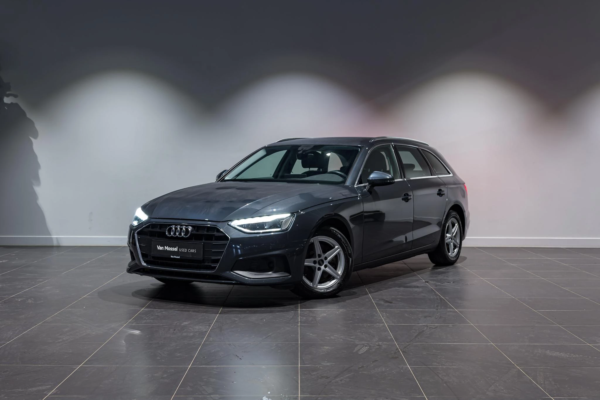 Audi-A4-image-0