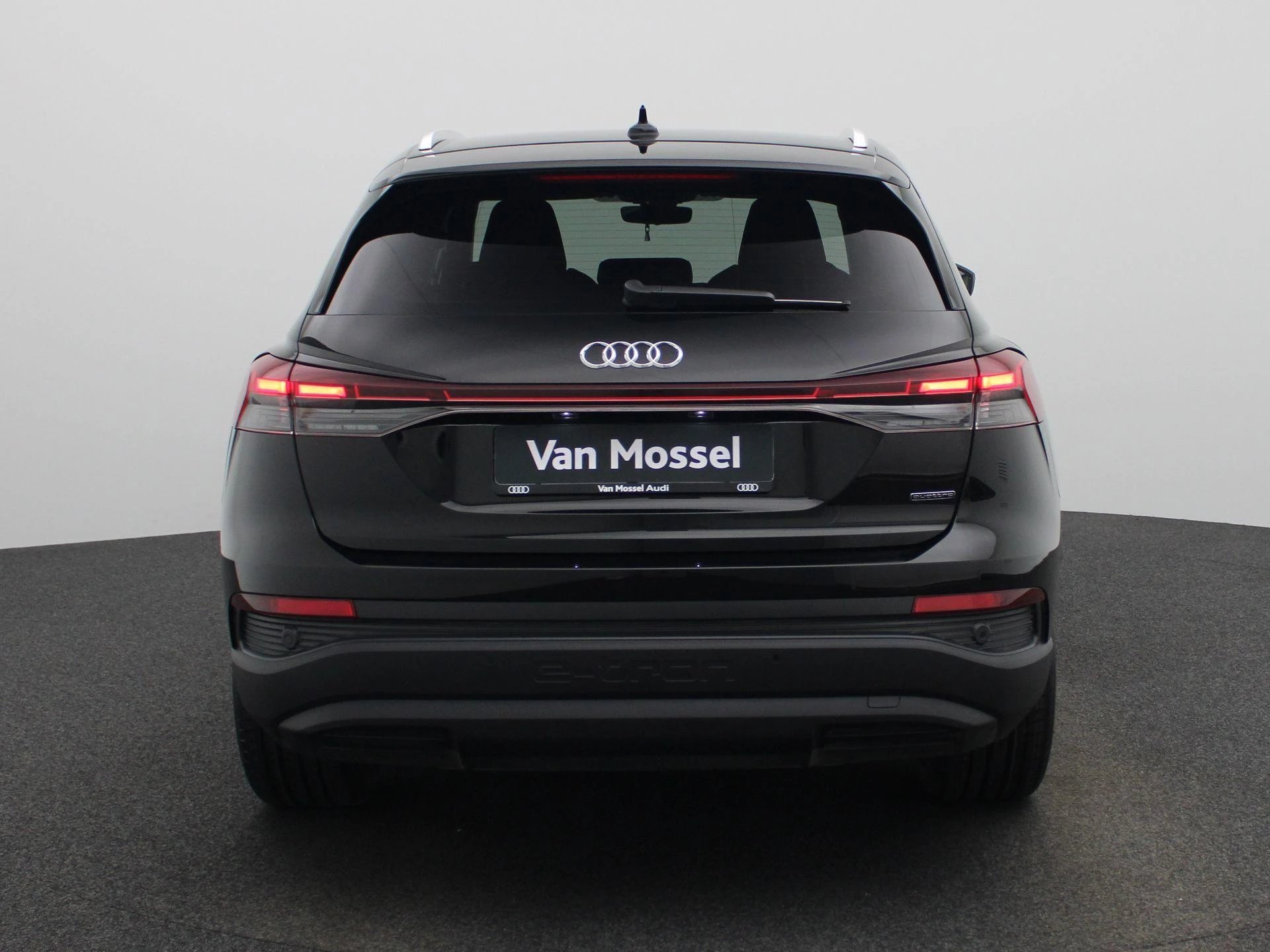 Audi-Q4 e-tron-image-4