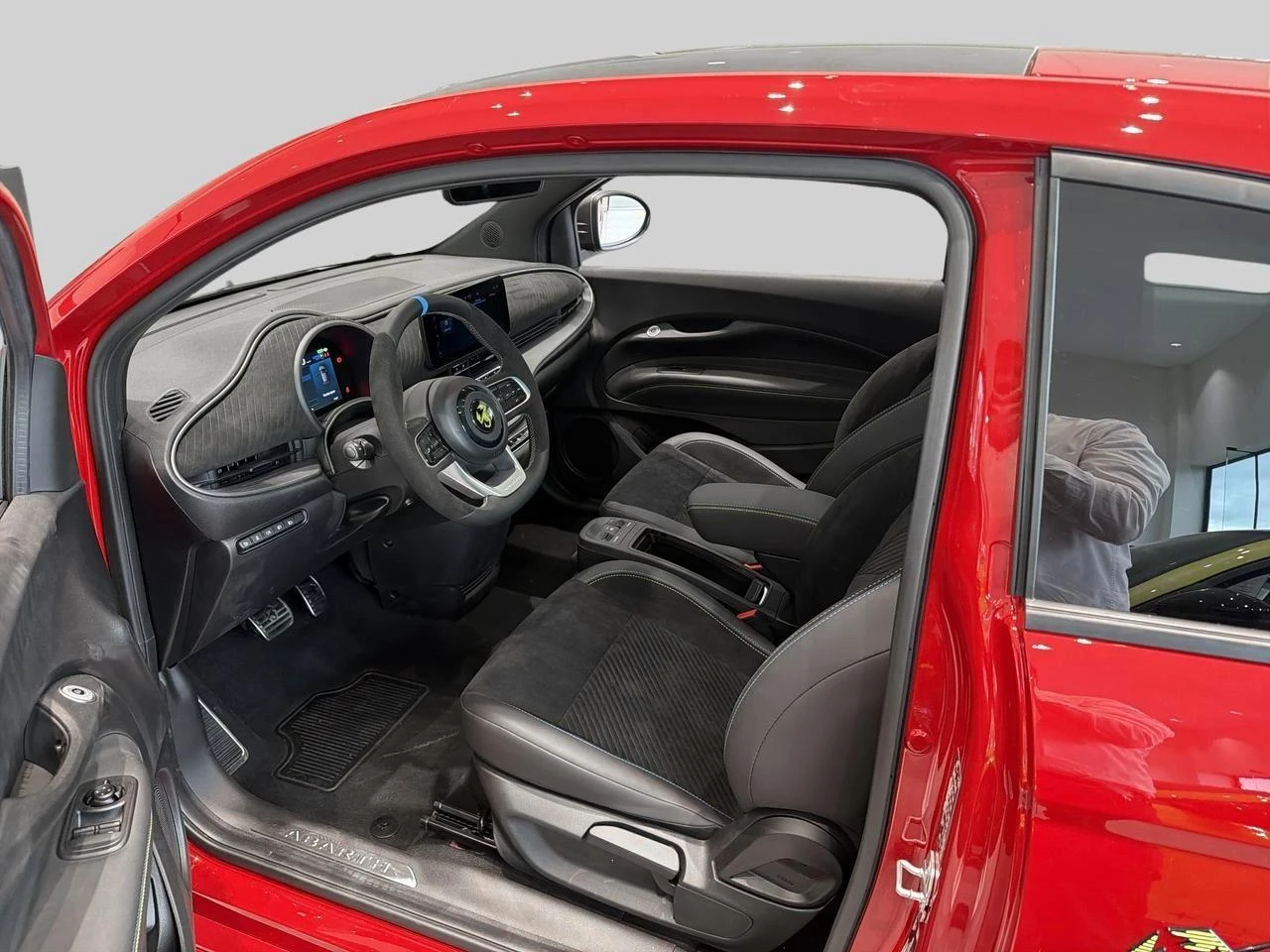 Abarth-500e-image-7