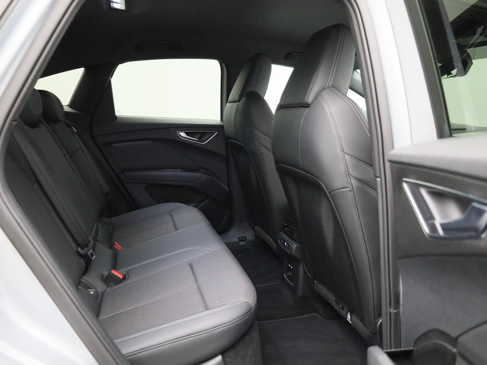 Audi-Q4 e-tron-image-38