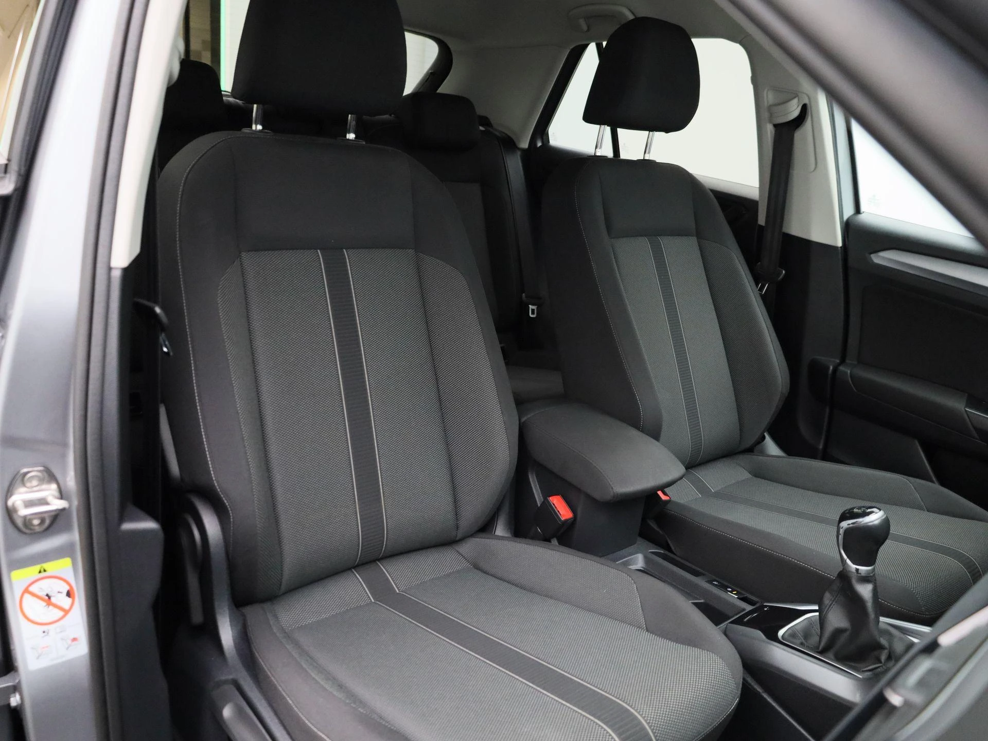 Volkswagen-T-Roc-image-33
