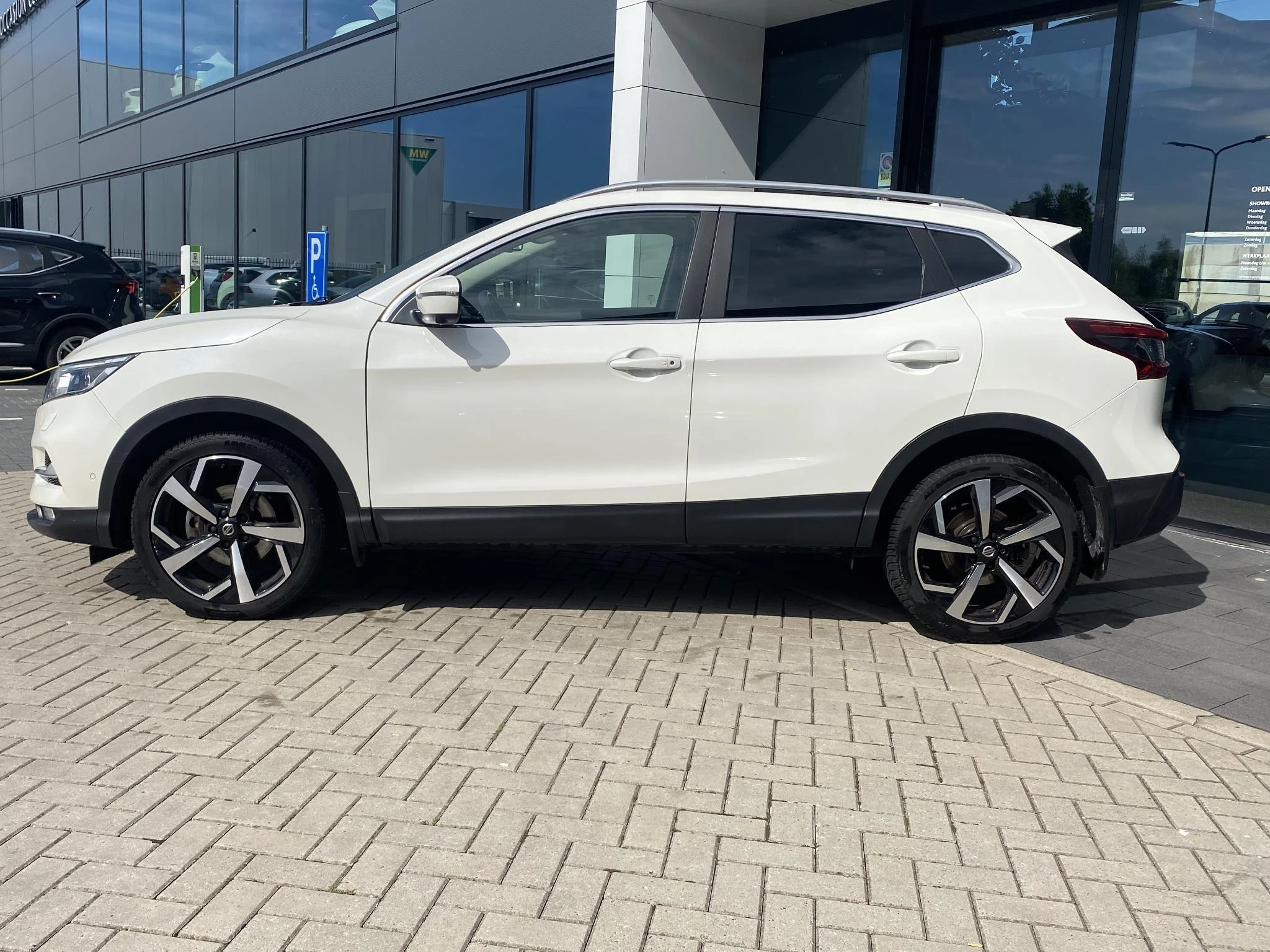 Nissan-QASHQAI-image-1