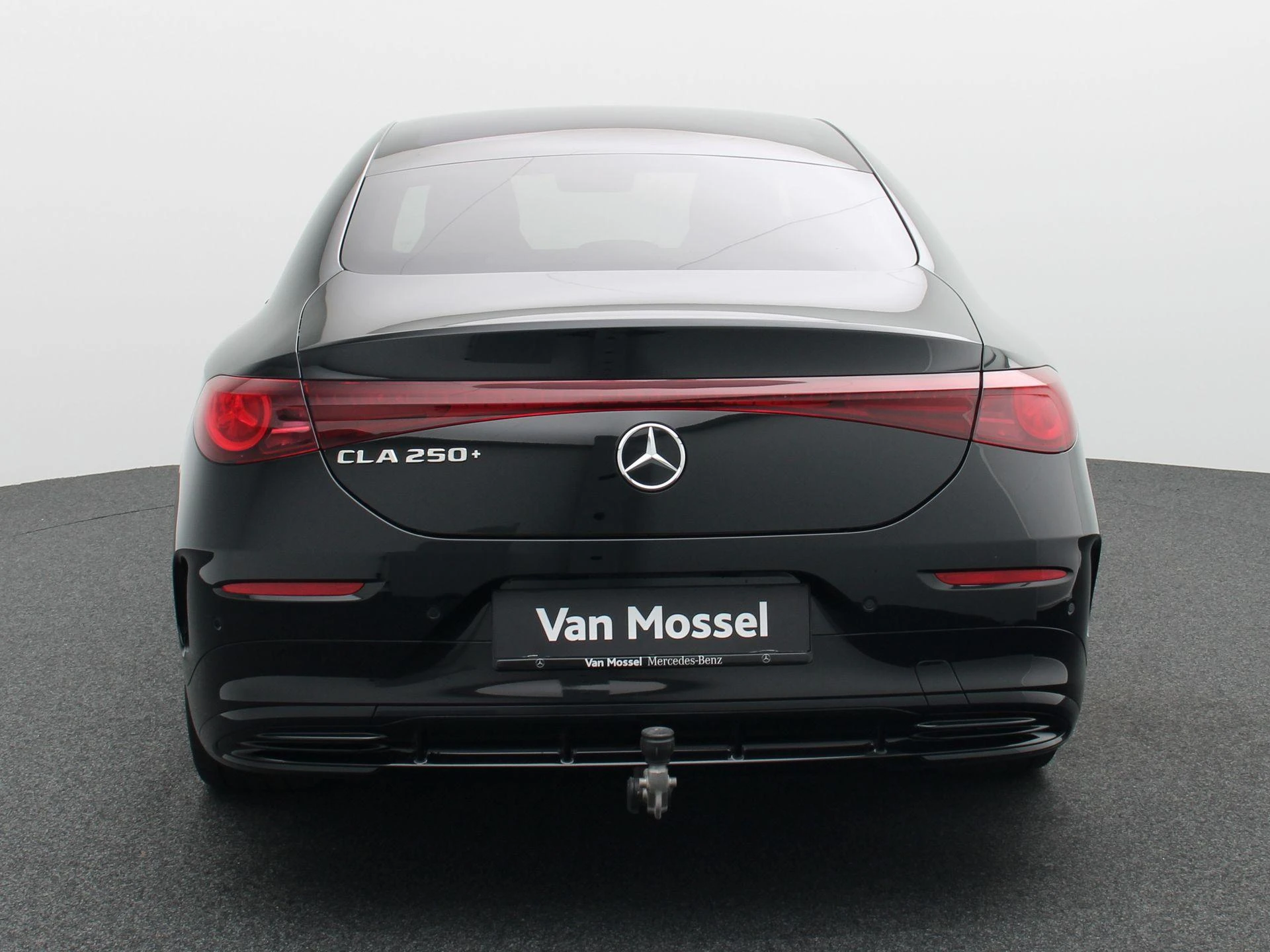 Mercedes-Benz-CLA-image-4
