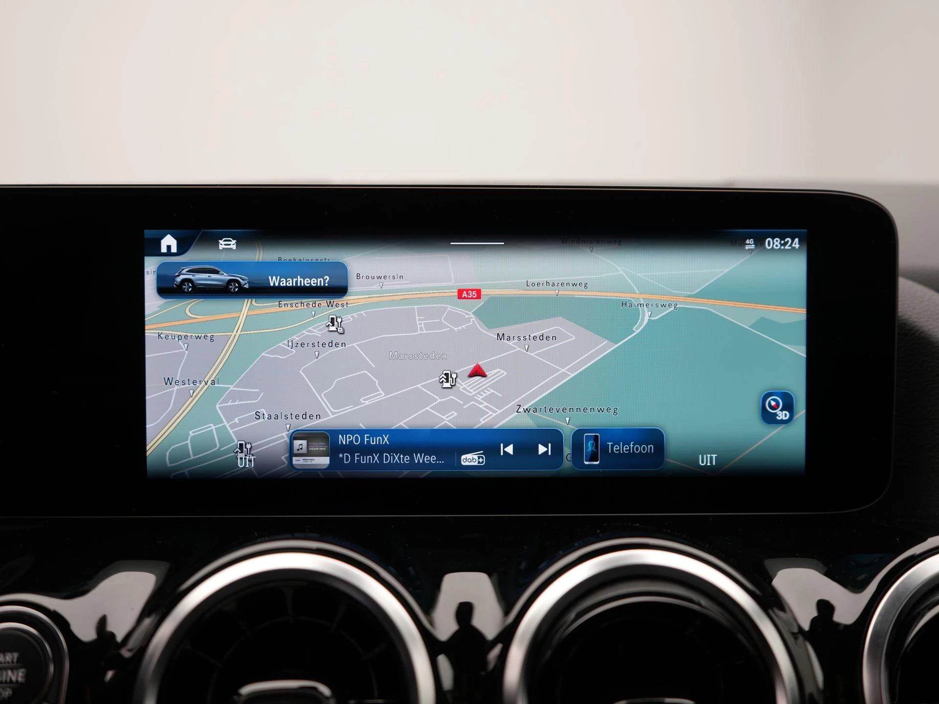 Mercedes-Benz-GLA-image-13