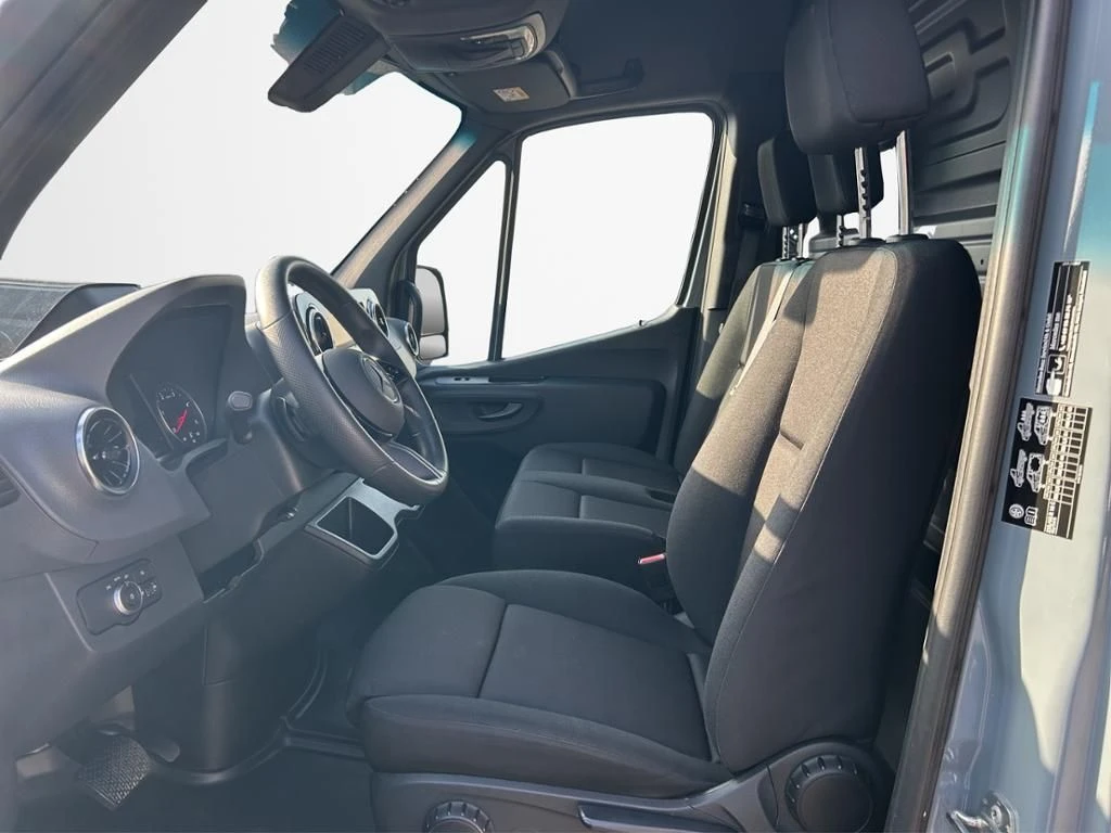 Mercedes-Benz-Sprinter 317-image-16