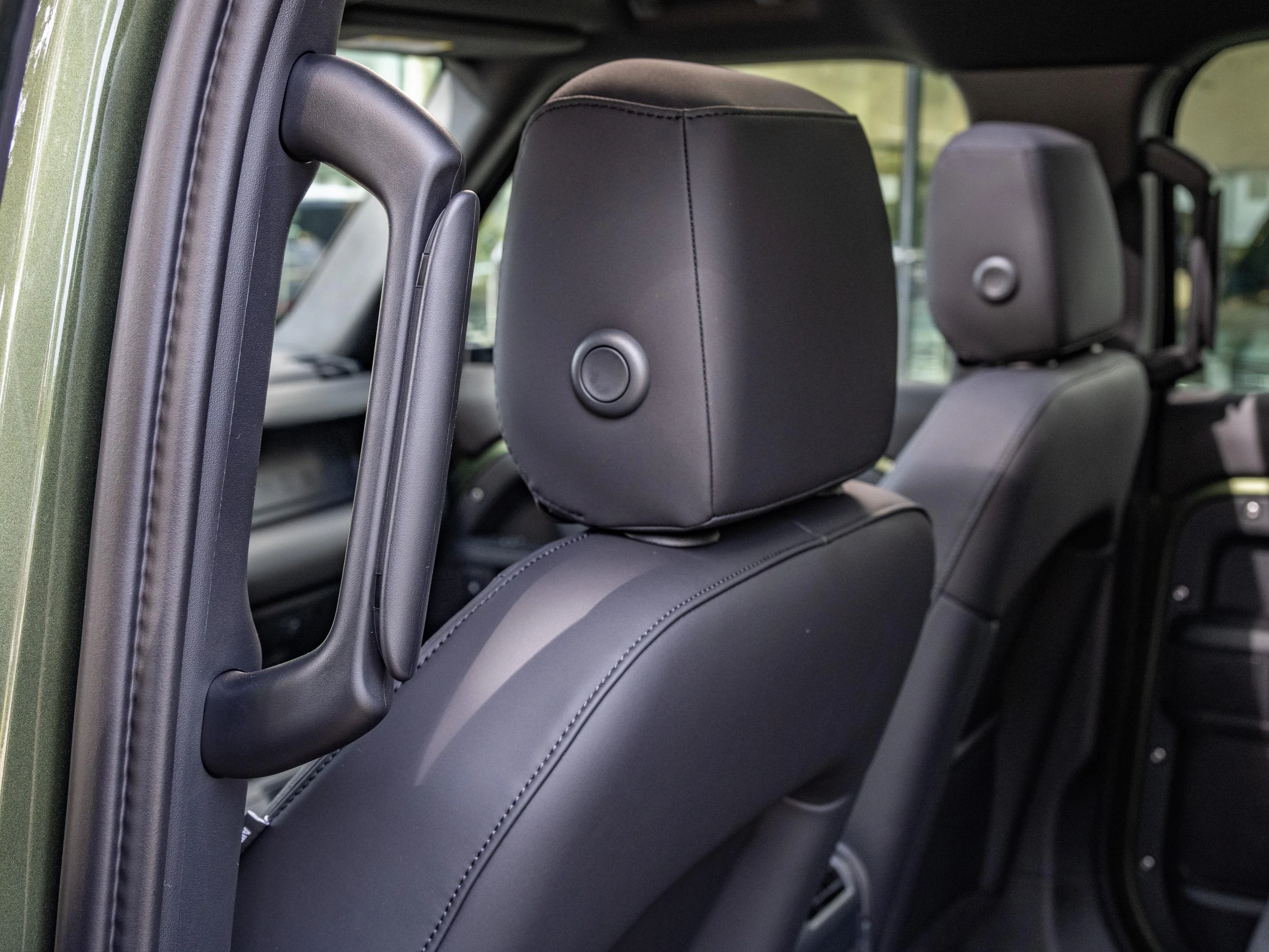 Land Rover Defender D250 X-Dynamic SE