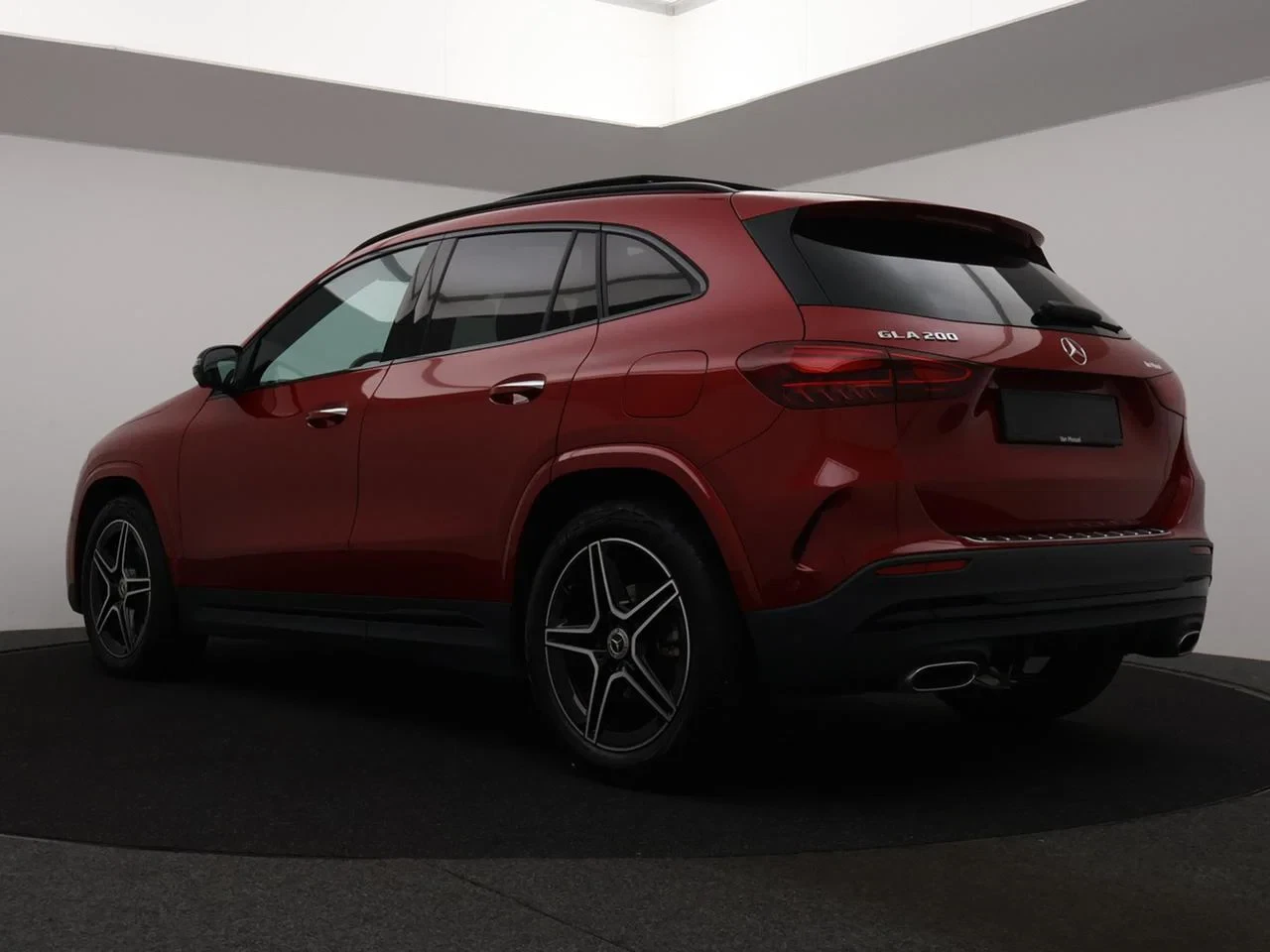 Mercedes-Benz-GLA-image-6