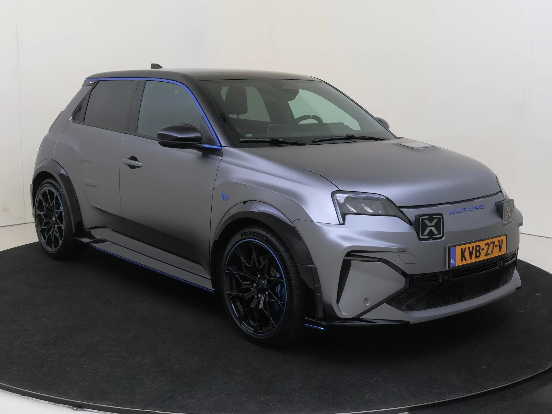 Alpine-A290-image-1