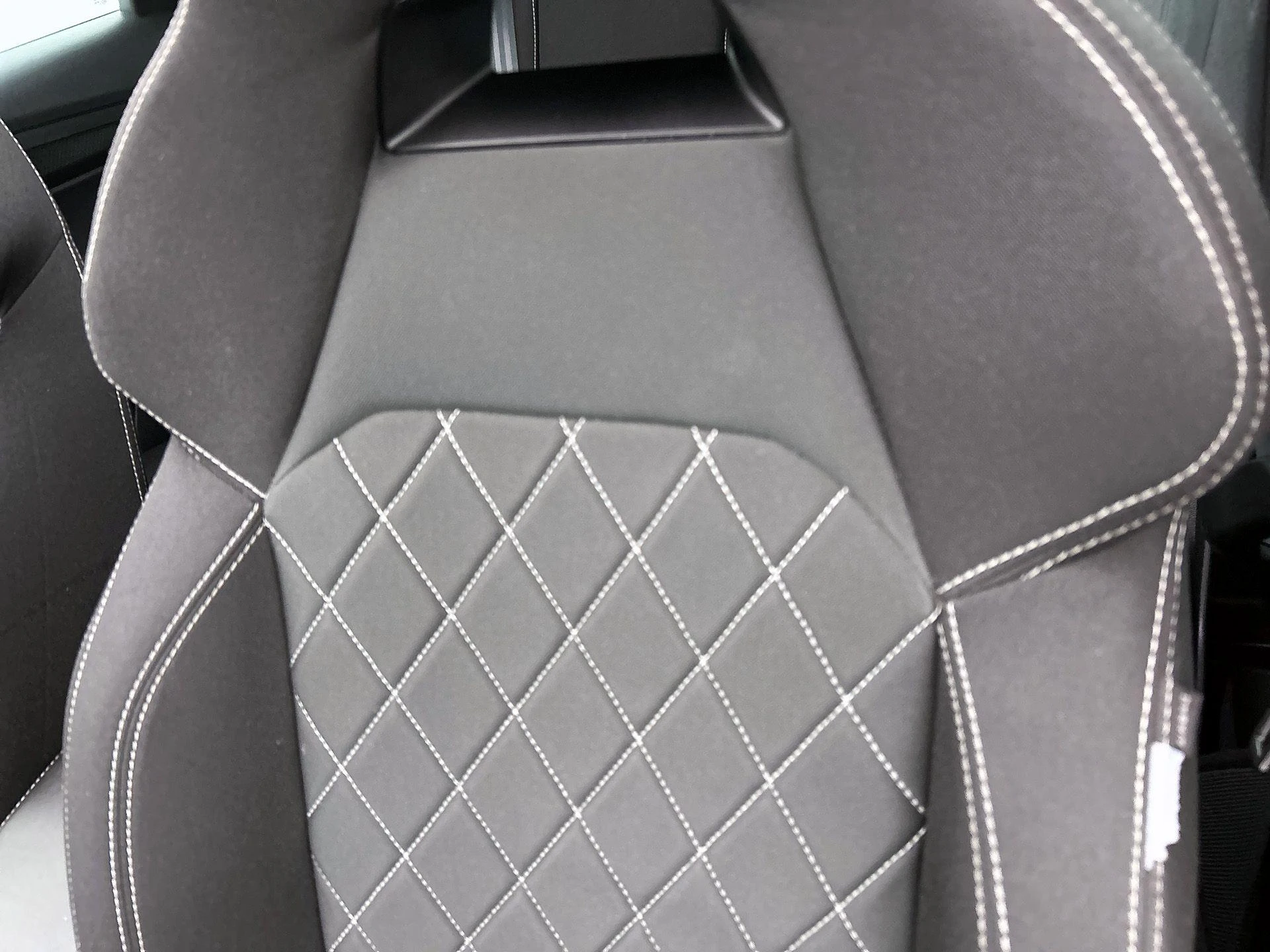 Škoda Karoq 1.5 TSI ACT Sportline Business