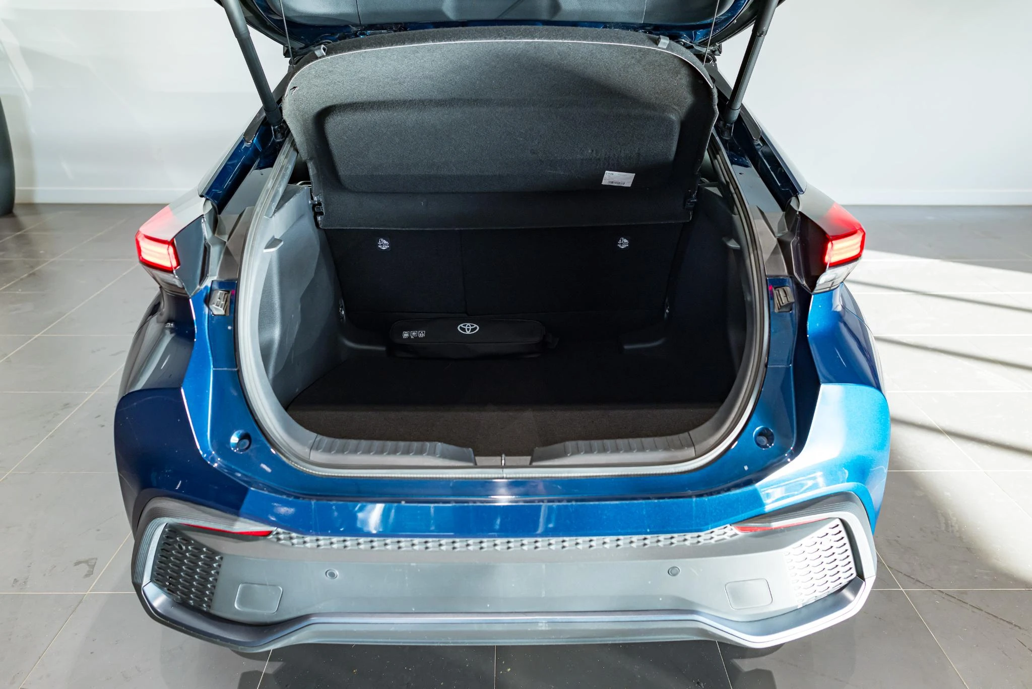 Toyota-C-HR-image-11