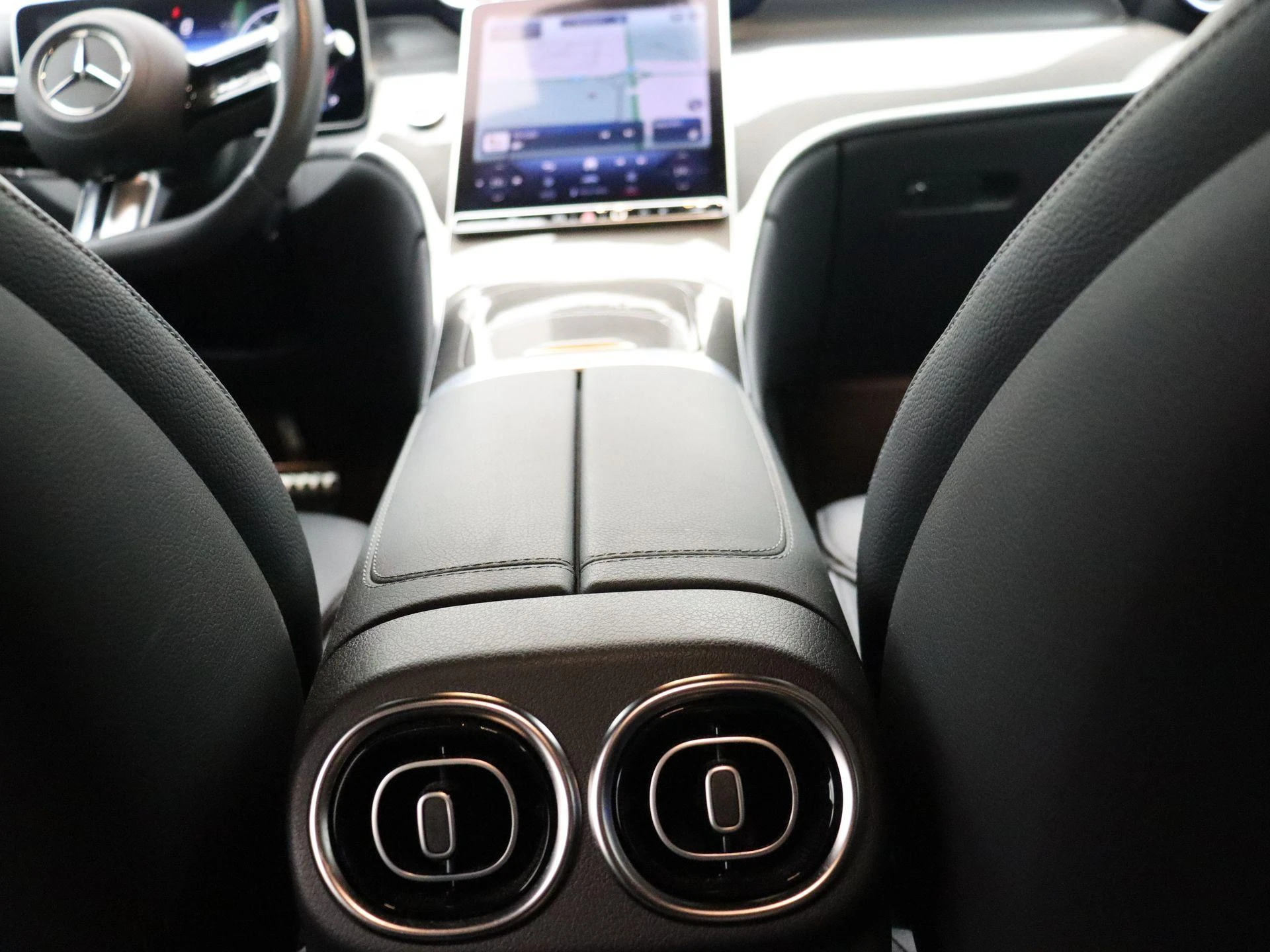 Mercedes-Benz-GLC-image-15