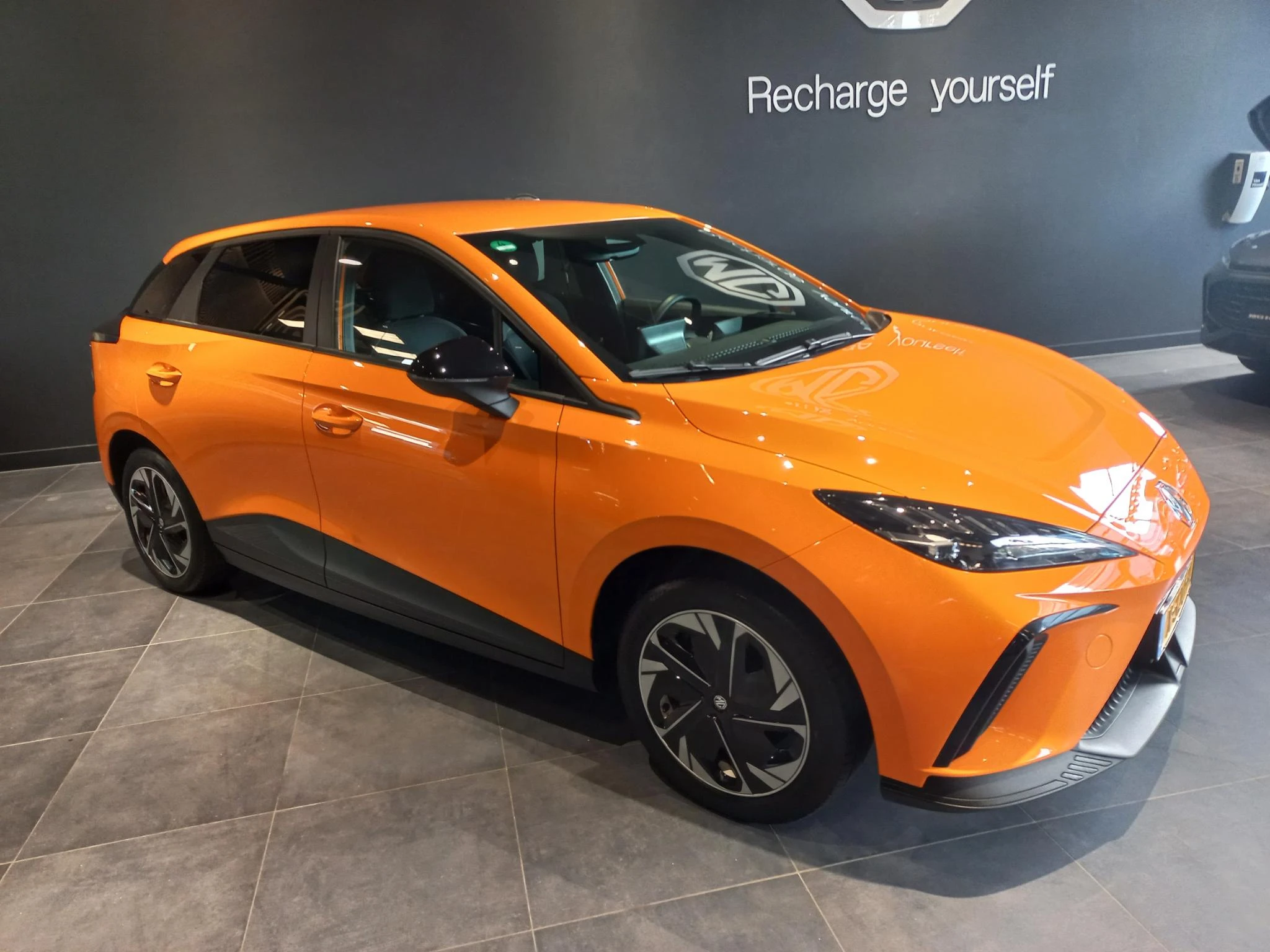 MG-MG4 EV-image-1