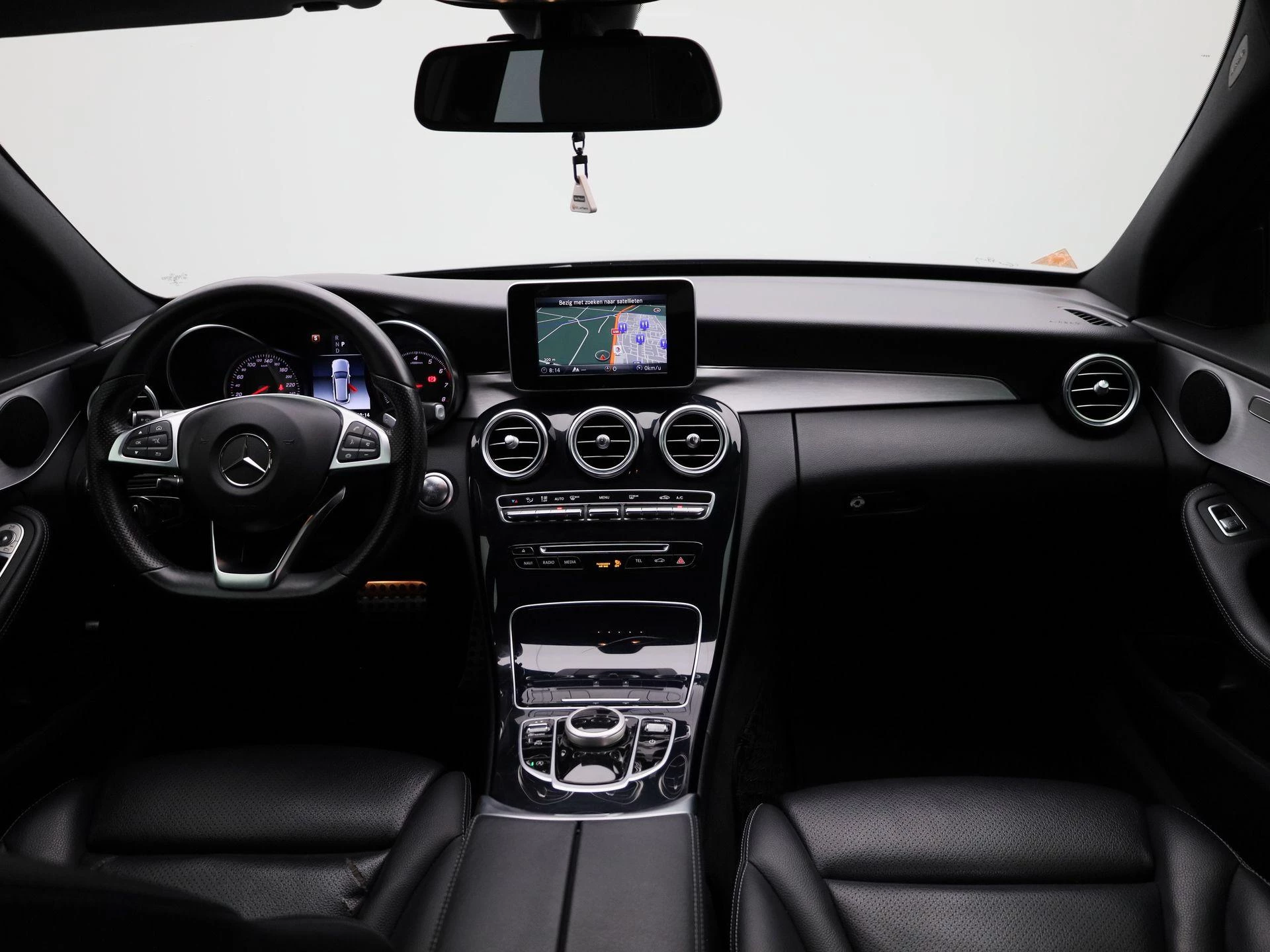 Mercedes-Benz-C-Klasse-image-41