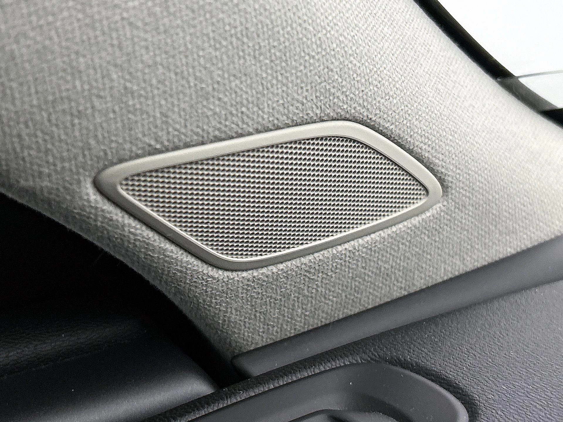 Volvo-XC40-image-16