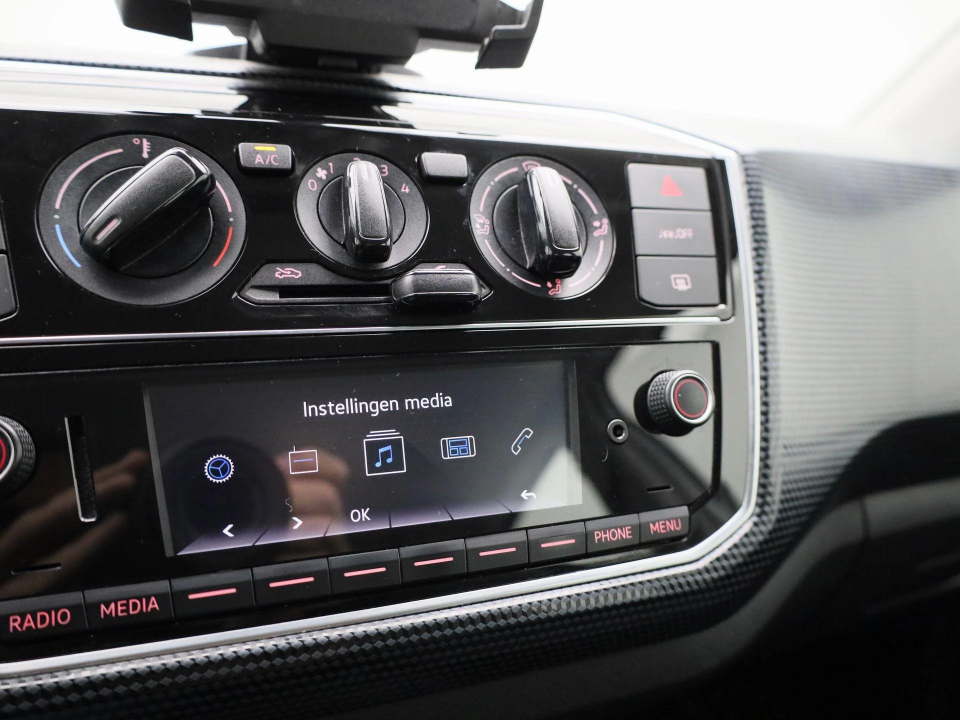 Volkswagen-up!-image-20