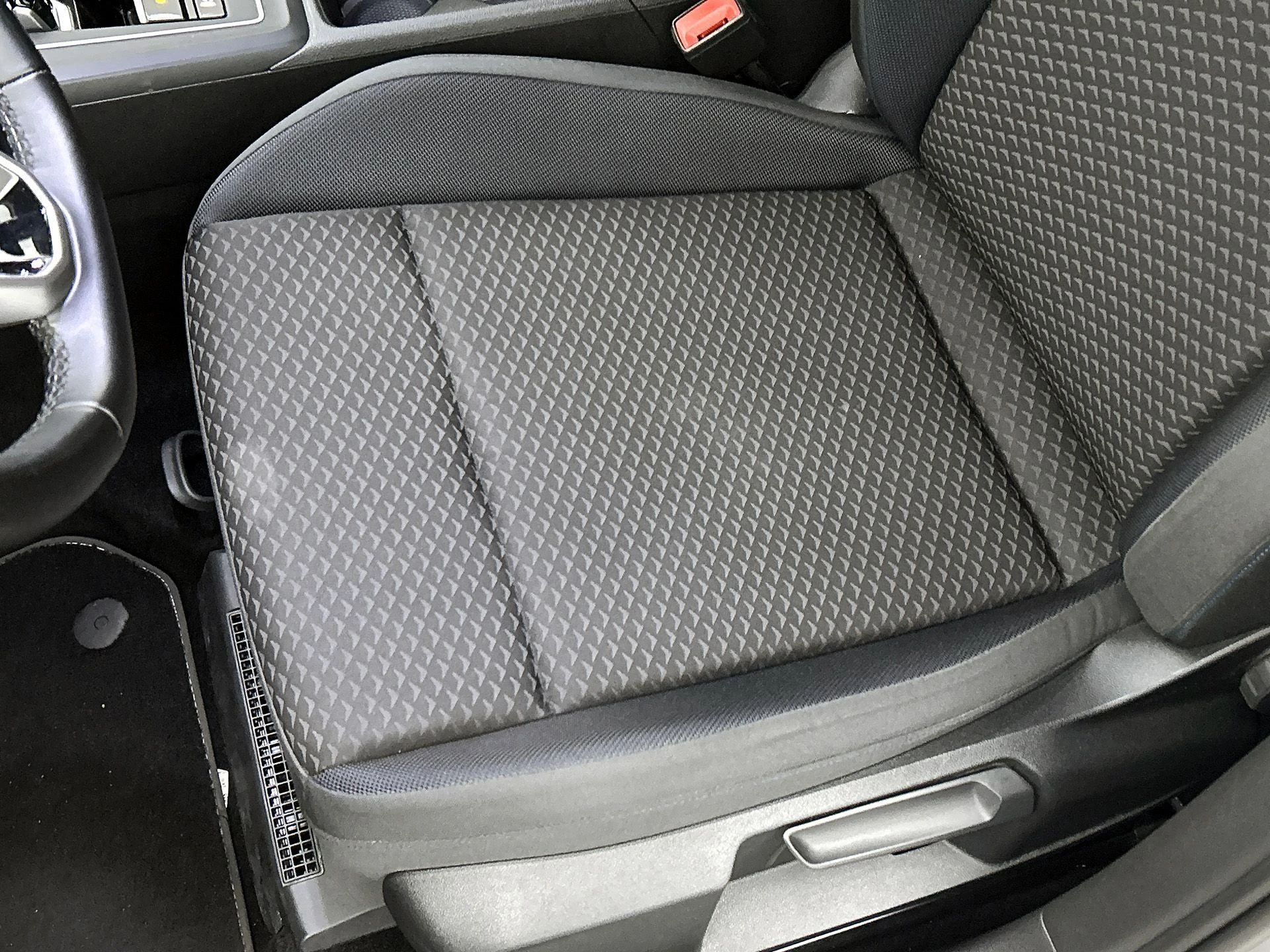 Volkswagen-Golf-image-13