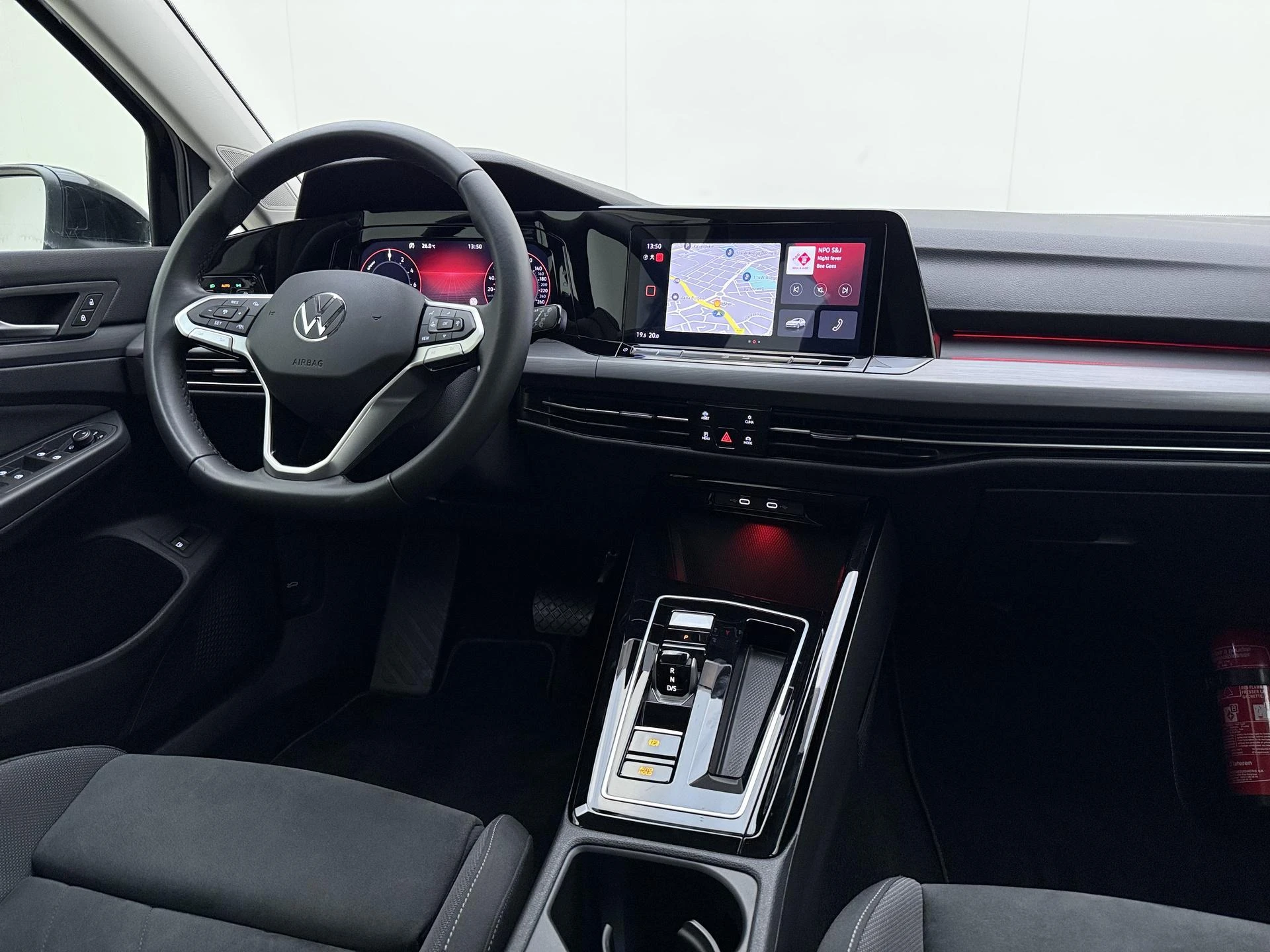 Volkswagen-Golf-image-31