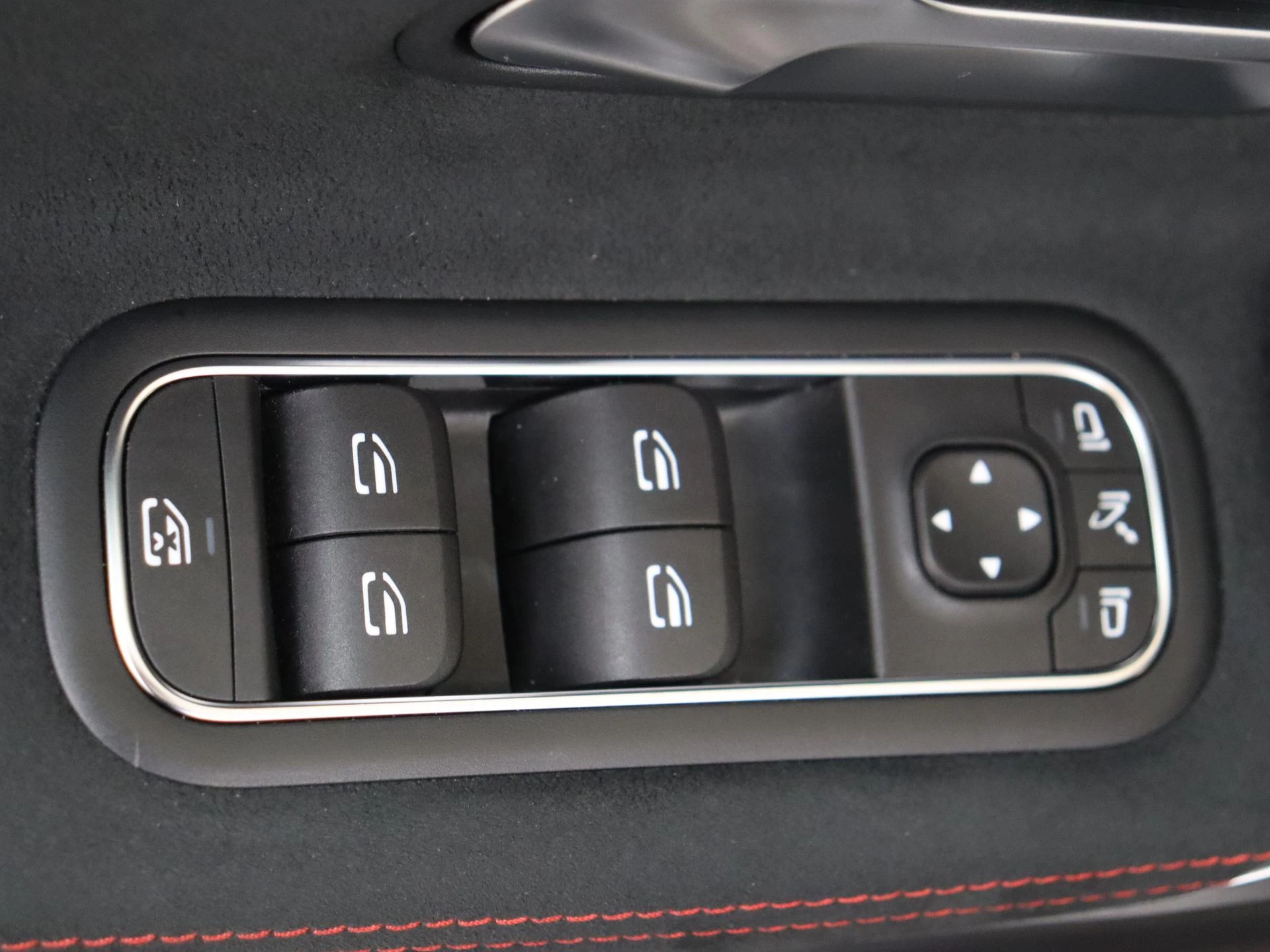 Mercedes-Benz-CLA-image-26