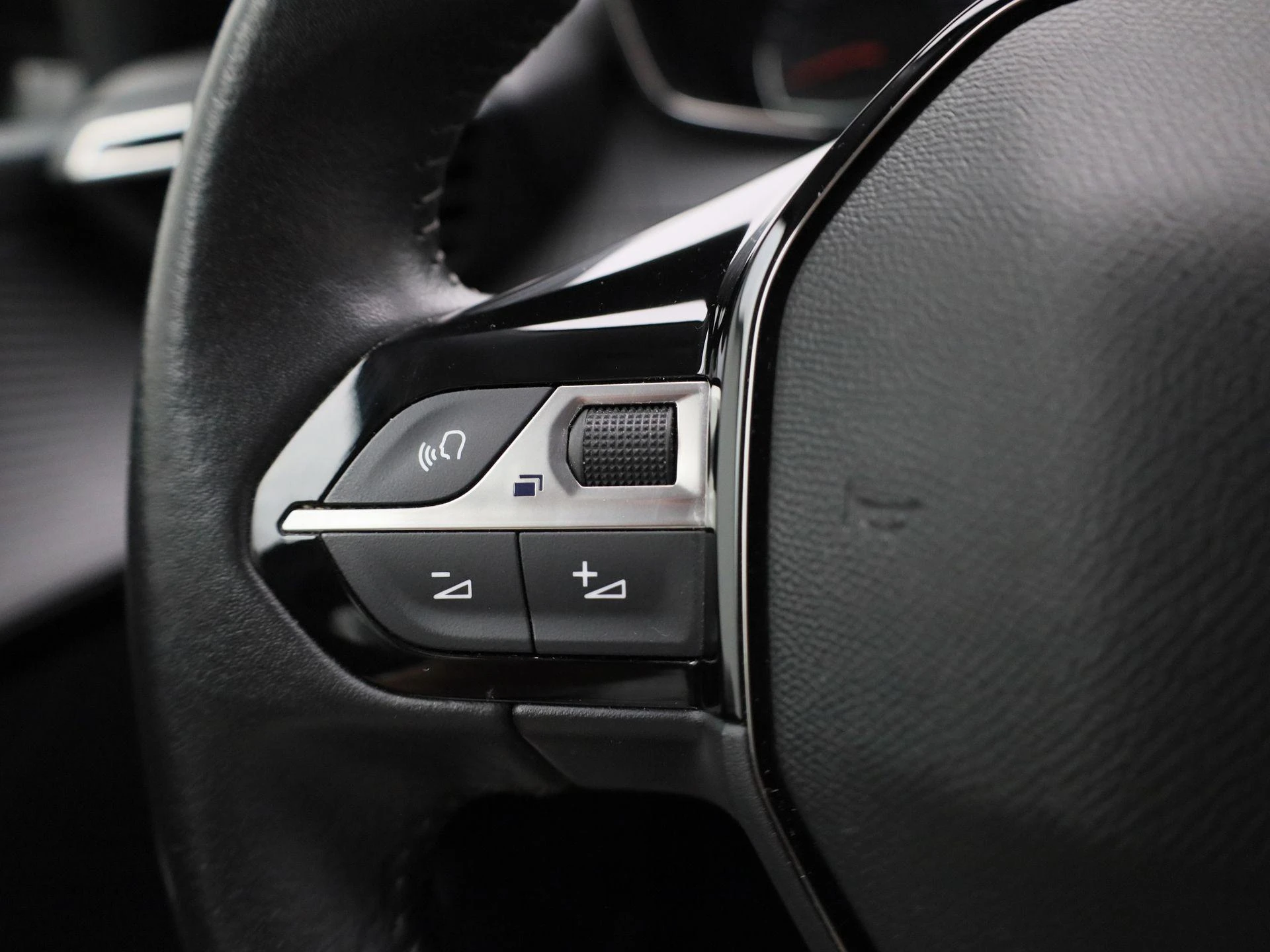Peugeot-208-image-16