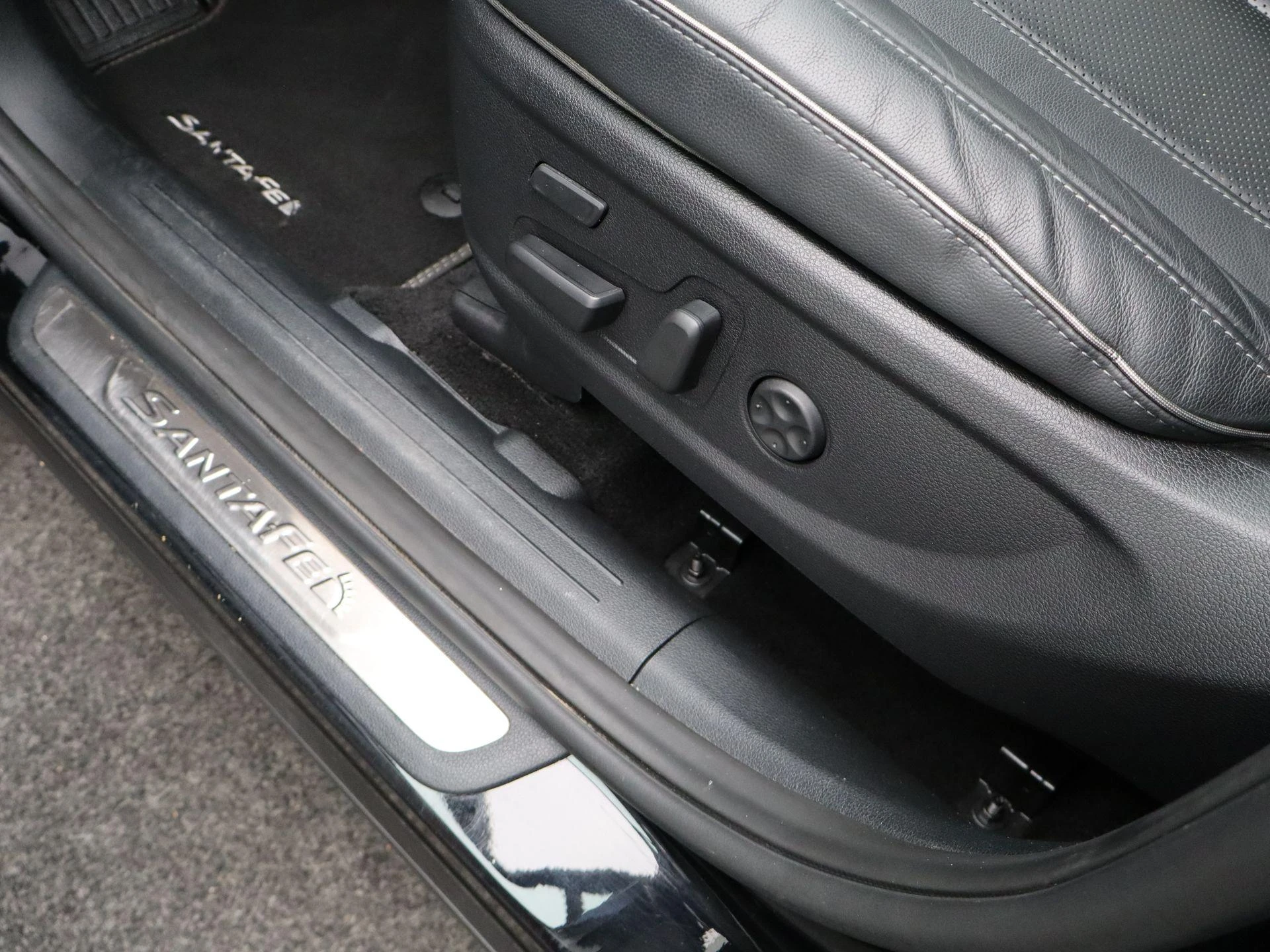 Hyundai-Santa Fe-image-29