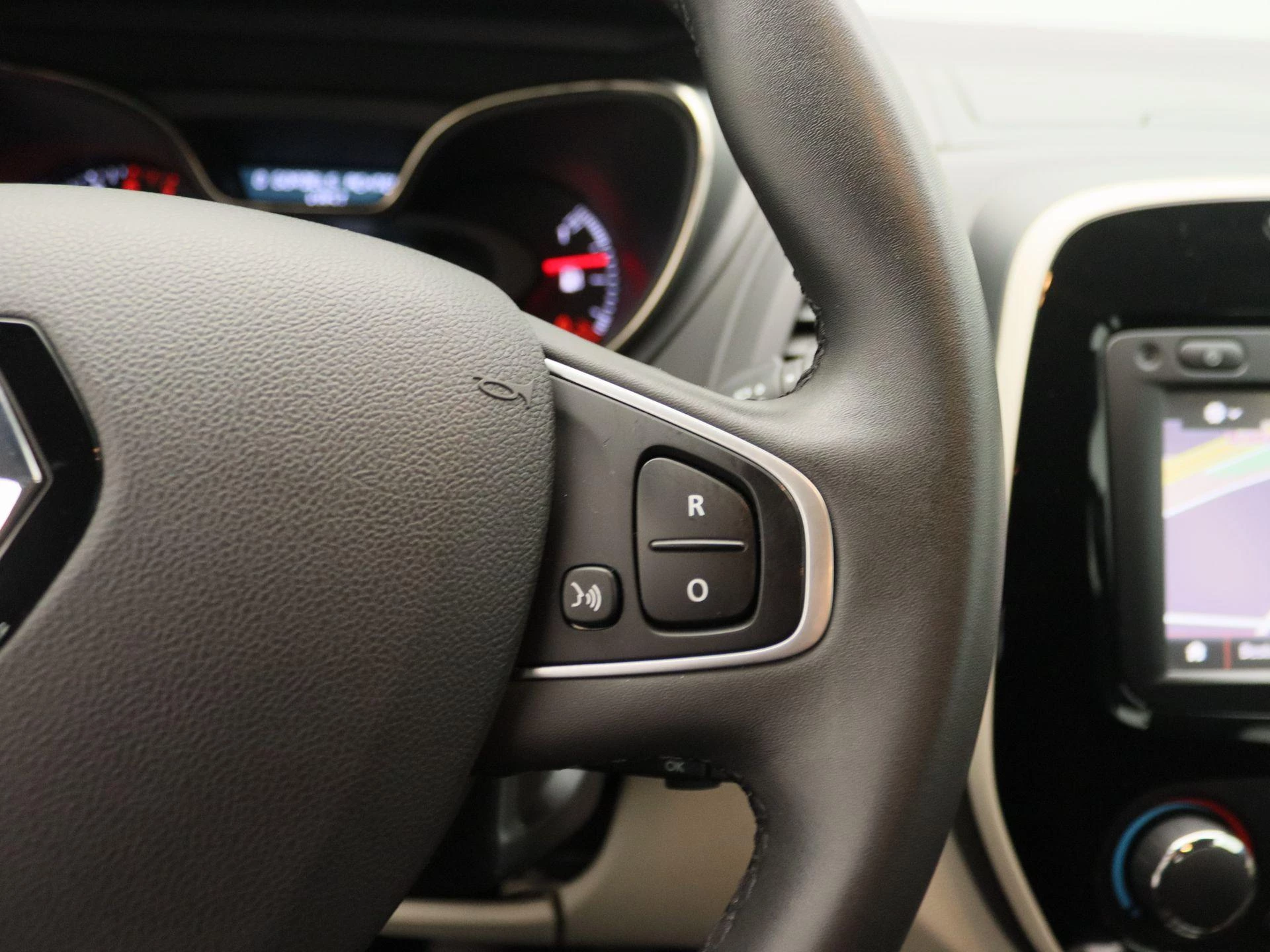 Renault-Captur-image-15
