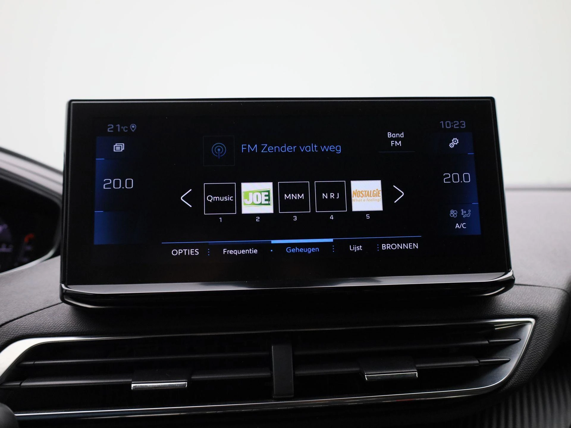 Peugeot-3008-image-19