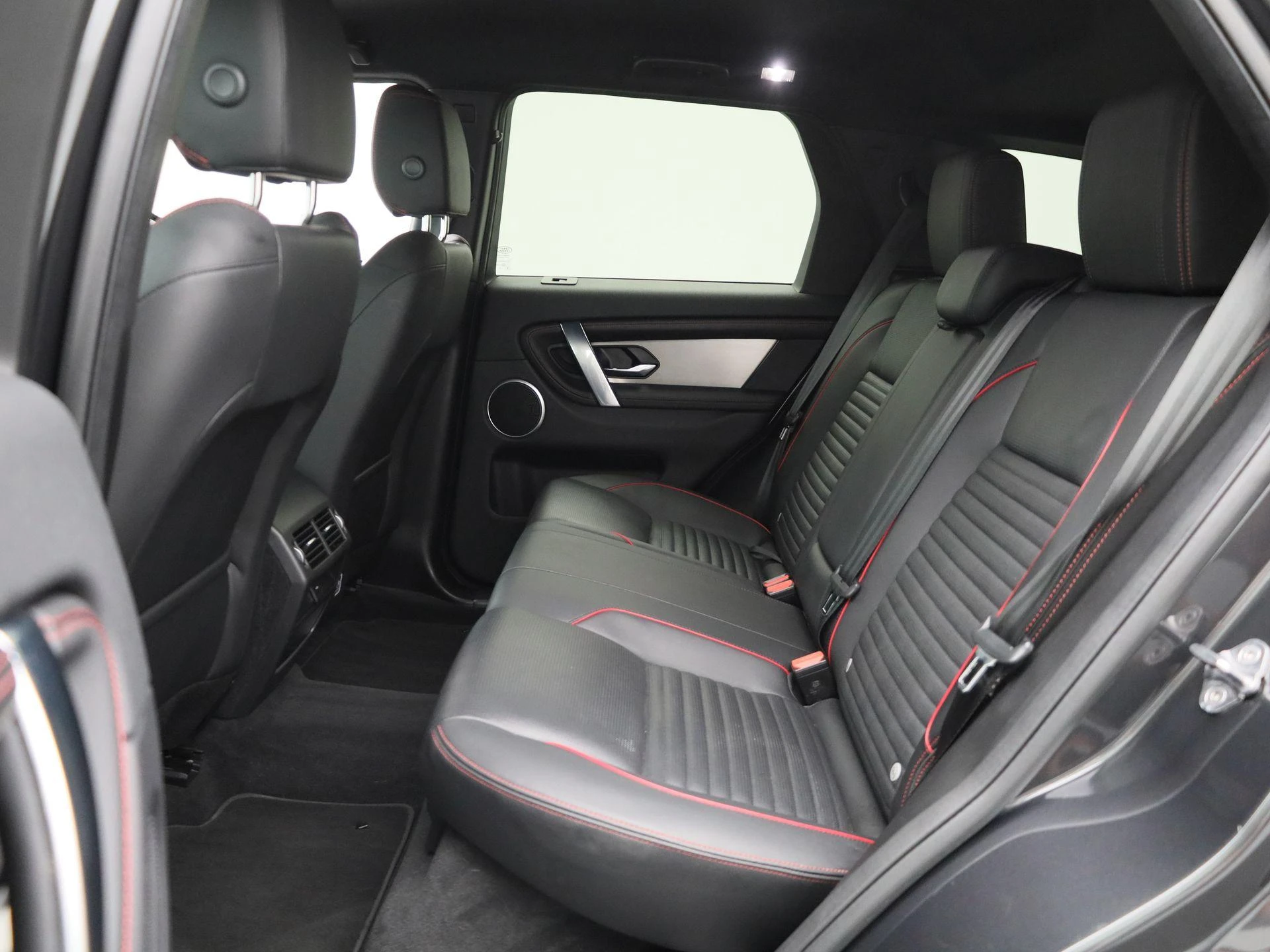 Land Rover-Discovery Sport-image-11