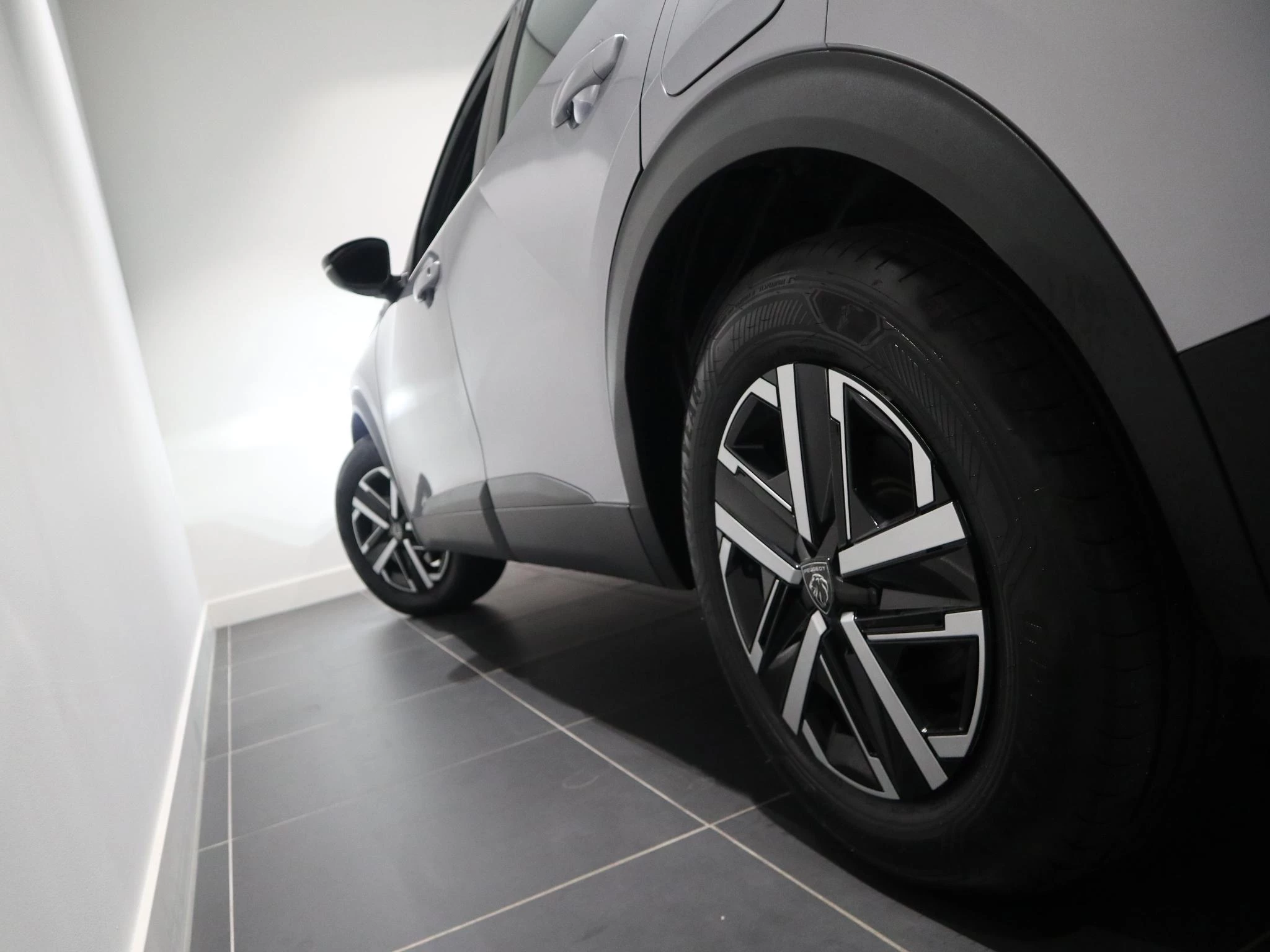 Peugeot-e-2008-image-23