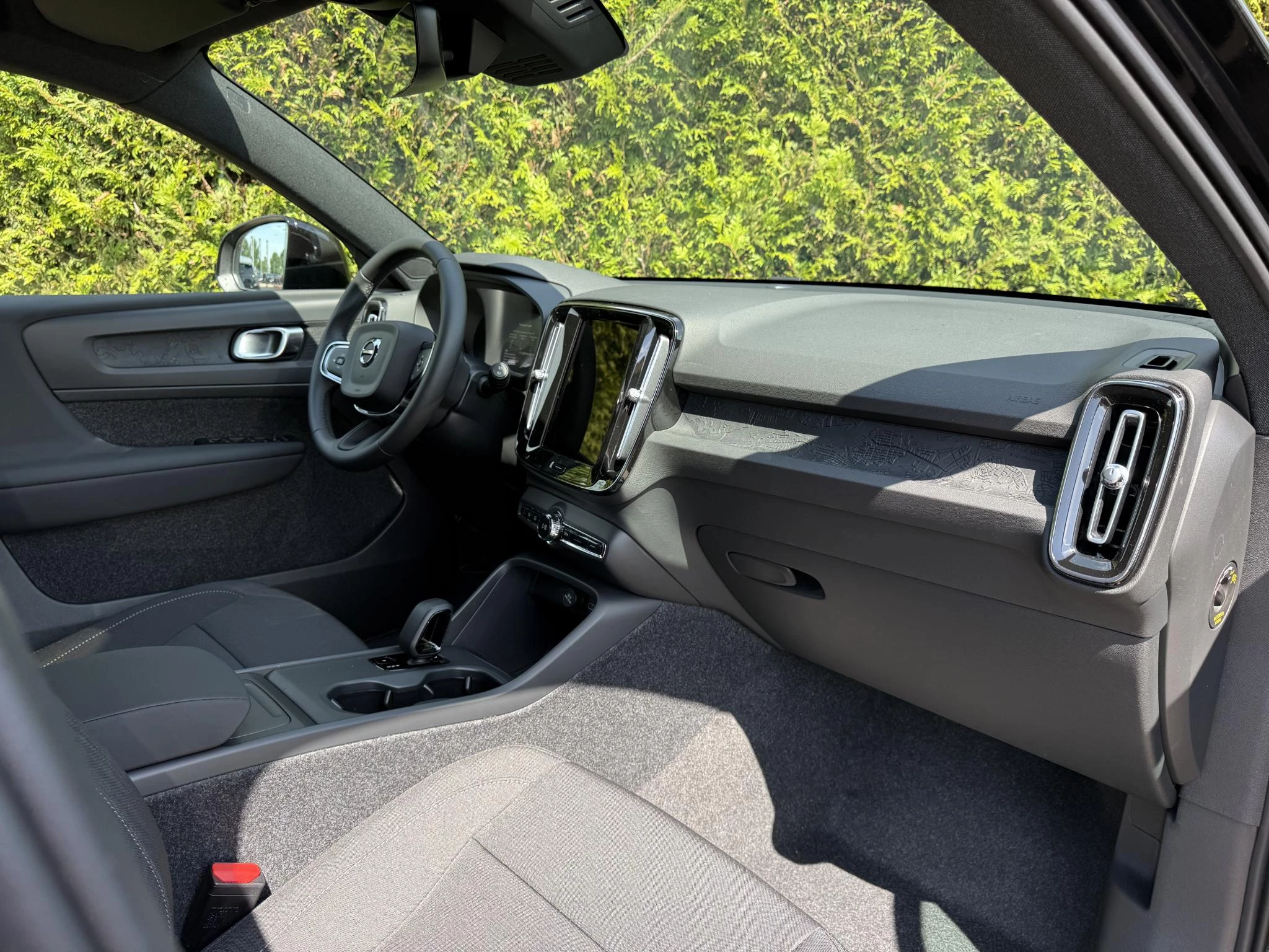 Volvo-EX40-image-8