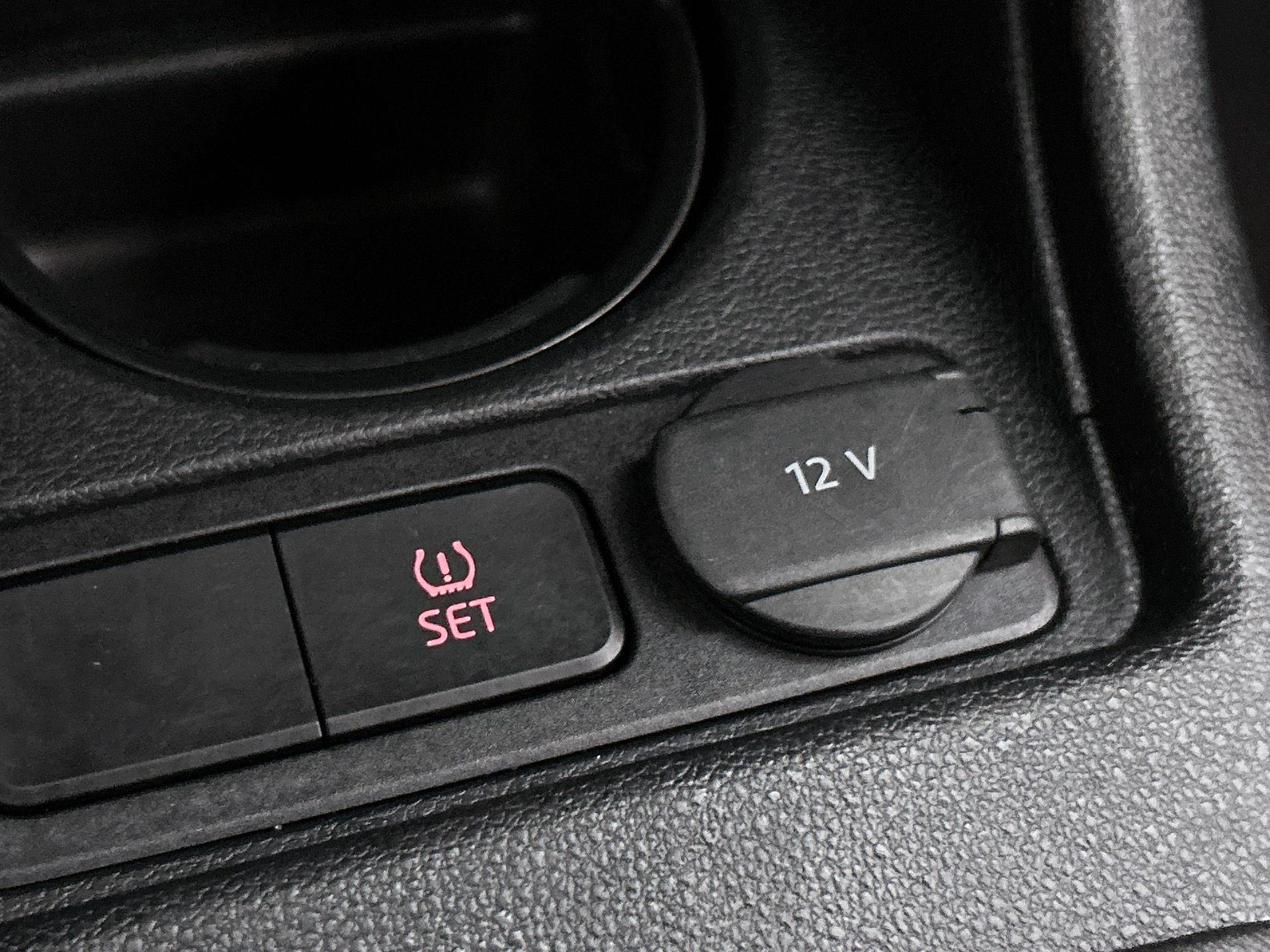 Volkswagen-up!-image-8