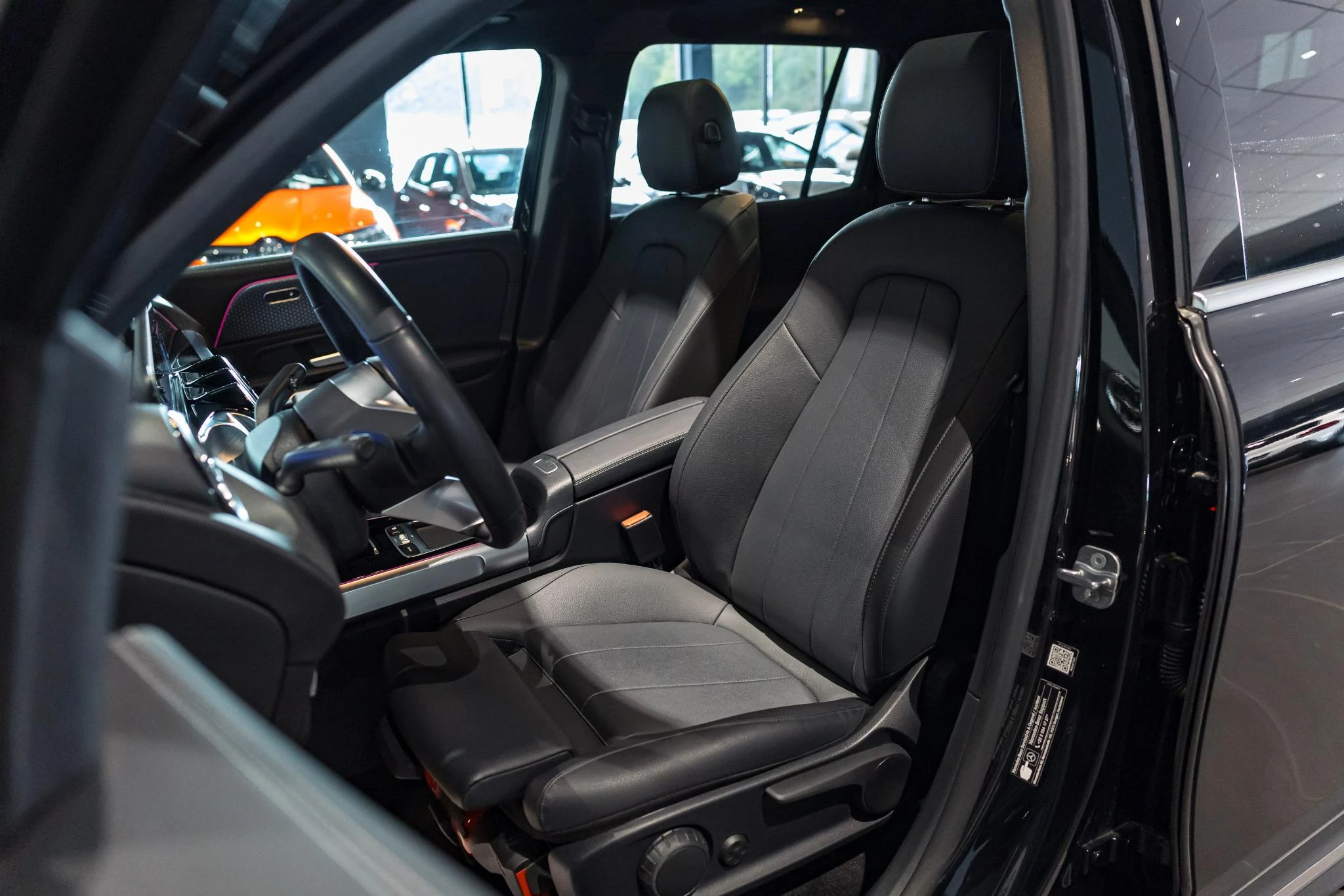 Mercedes-Benz-EQB-image-24