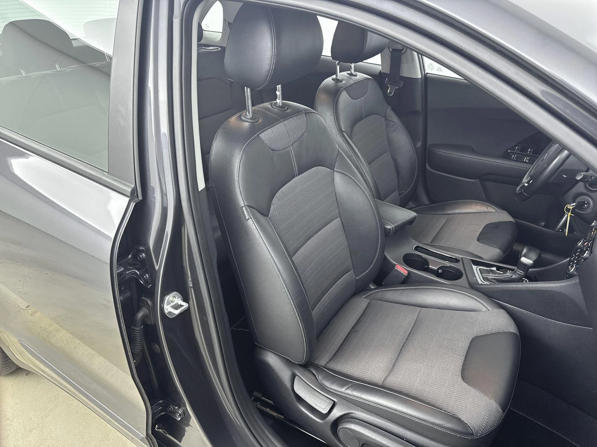 Kia Niro 1.6 GDi 140Pk Hybrid First Edition
