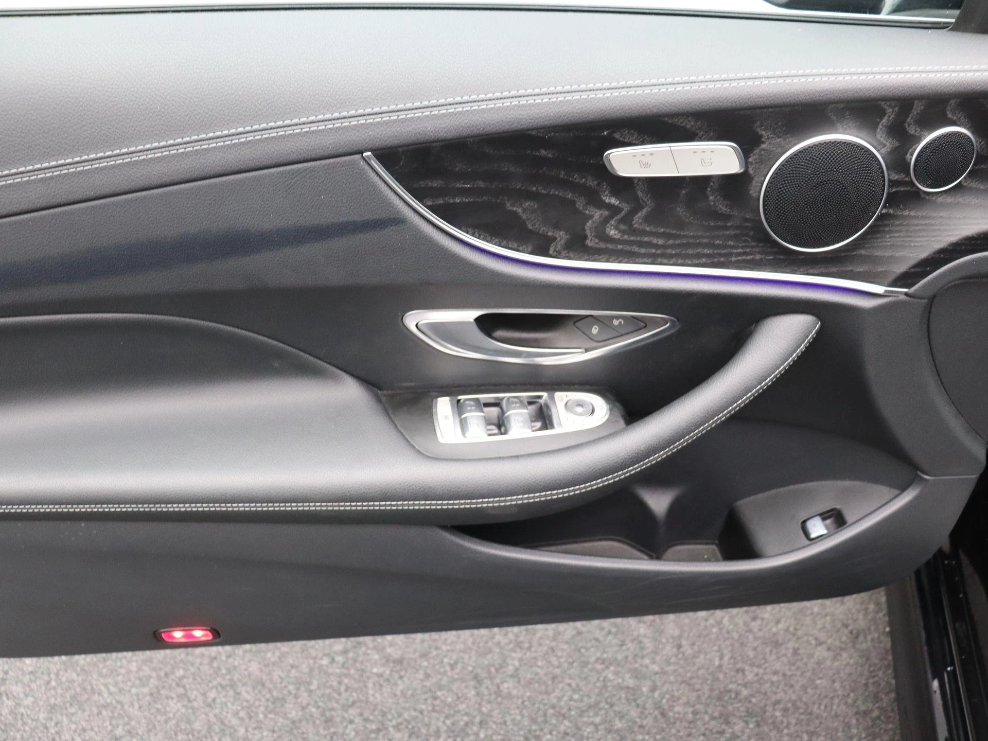 Mercedes-Benz E-Klasse 300 AMG Line Cabrio + AIR BODY CONTROL + LED + CAMERA +