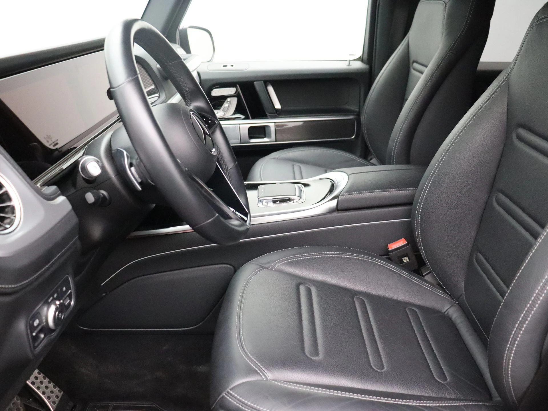 Mercedes-Benz-G-Klasse-image-10