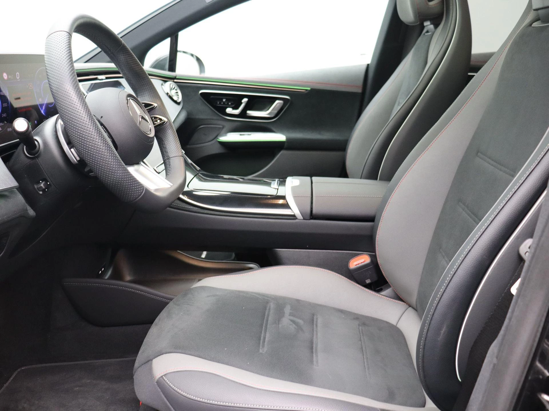 Mercedes-Benz EQE 300 AMG Line + PANORAMISCH DAK + CARPLAY + CAMERA +