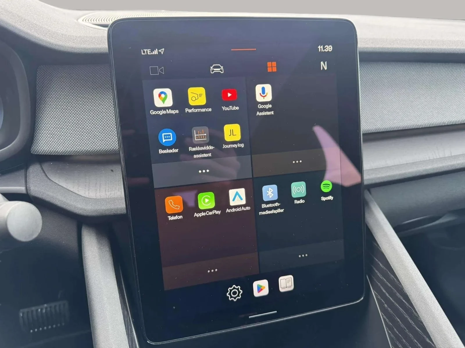 Polestar-2-image-17