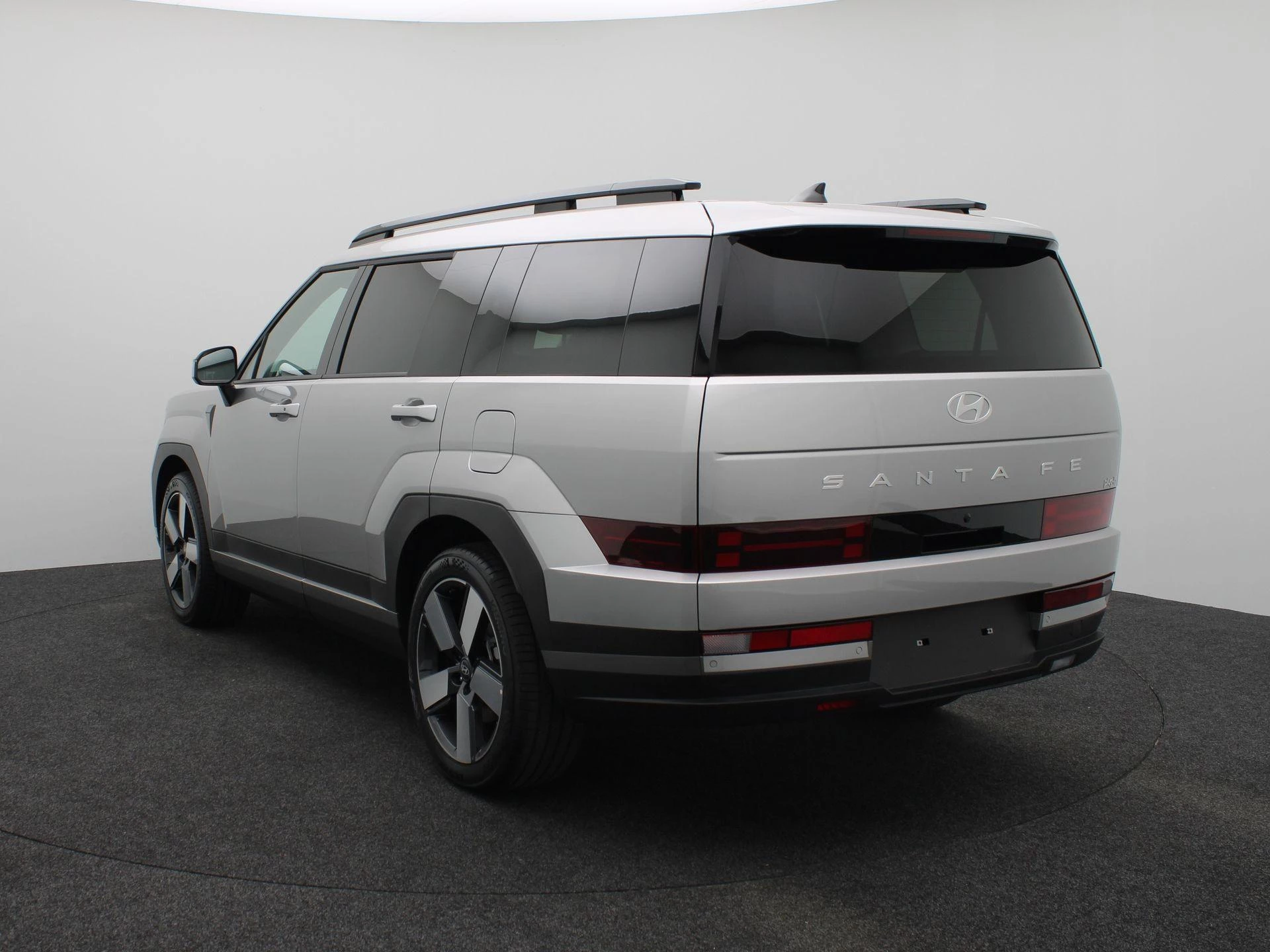 Hyundai-Santa Fe-image-1