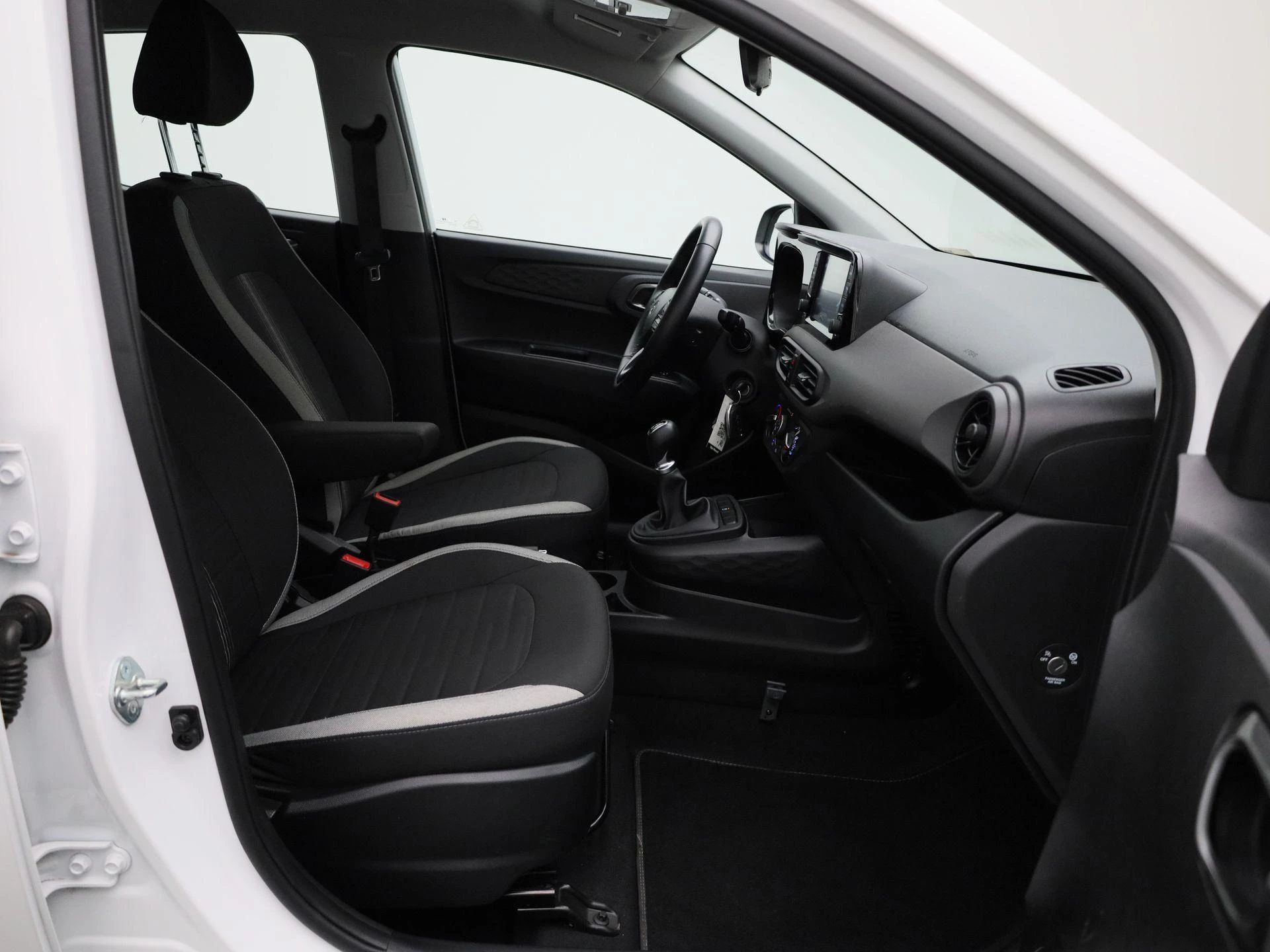 Hyundai-i10-image-27