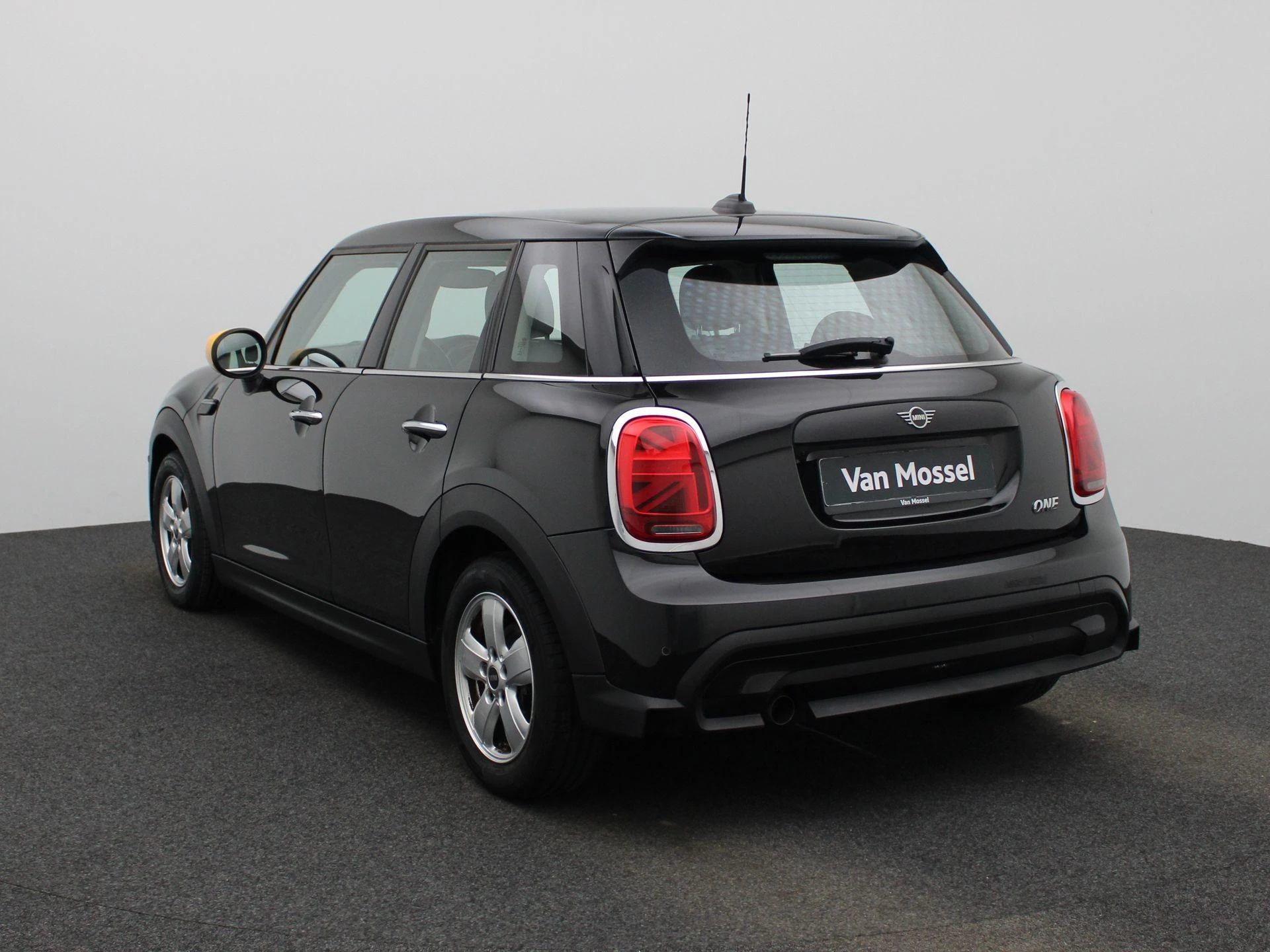 MINI-One-image-1