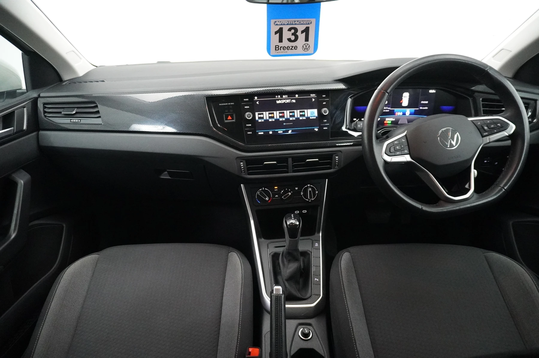 Volkswagen-Polo-image-8