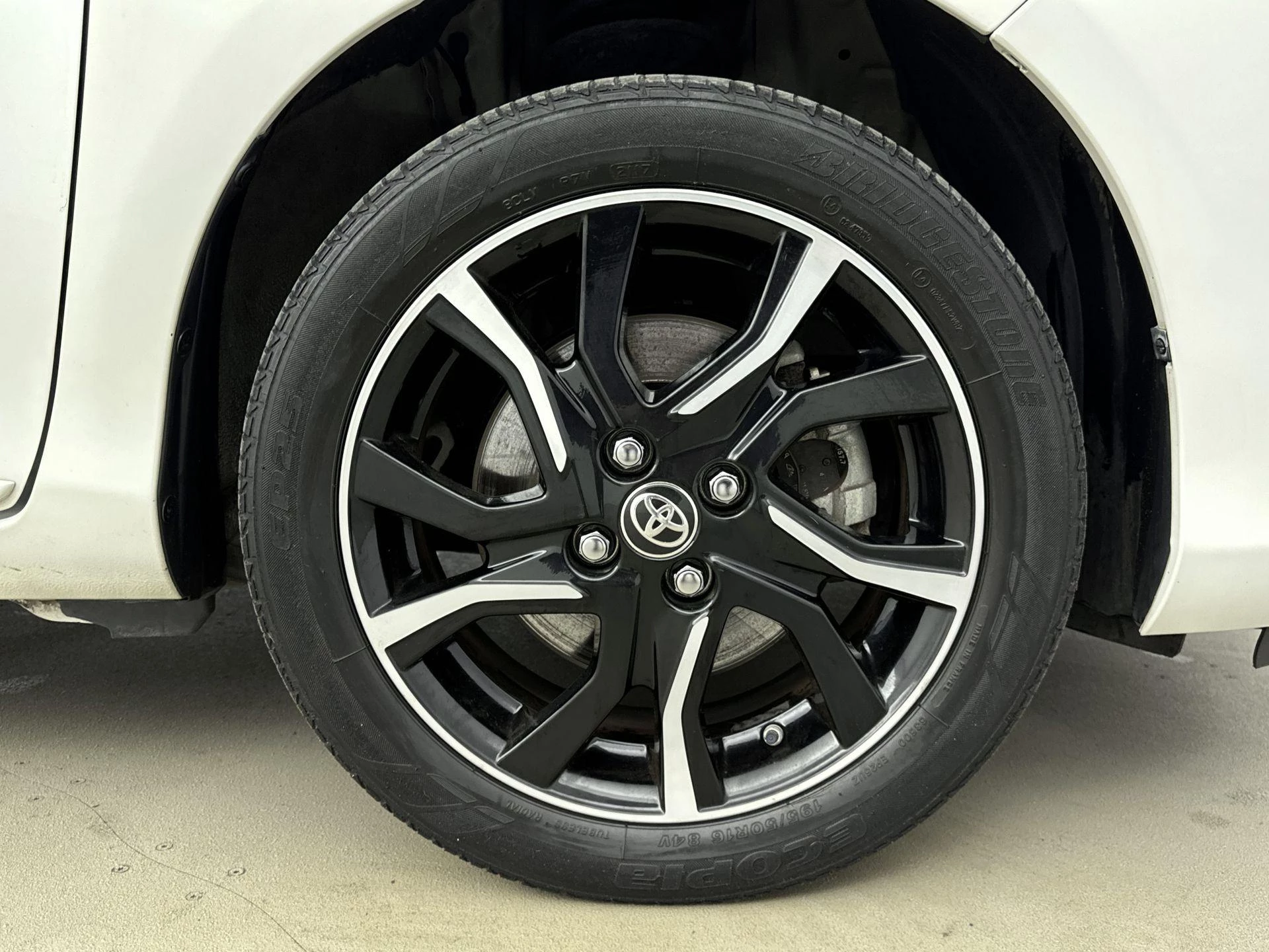 Toyota-Yaris-image-12