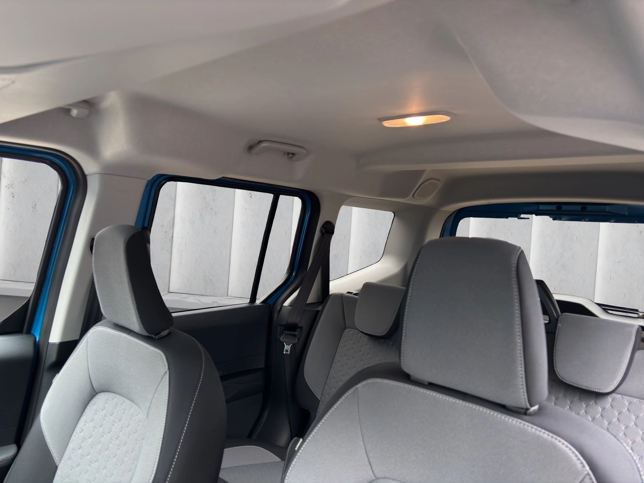 Ford Tourneo Courier Titanium 1.0 EcoBoost 92 kW Auto Kompaktvan. 5-türig