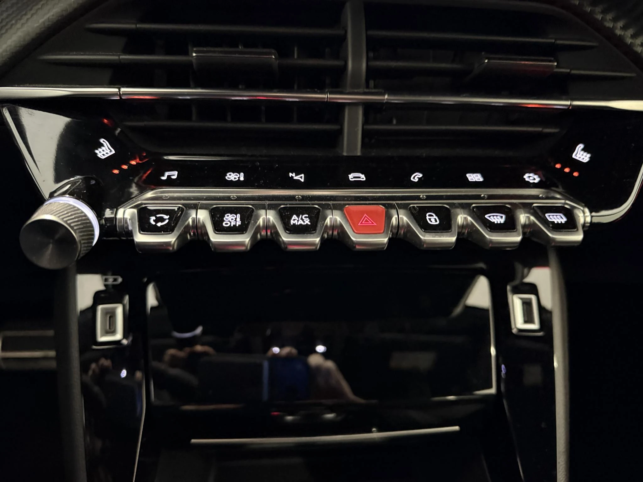 Peugeot-208-image-11