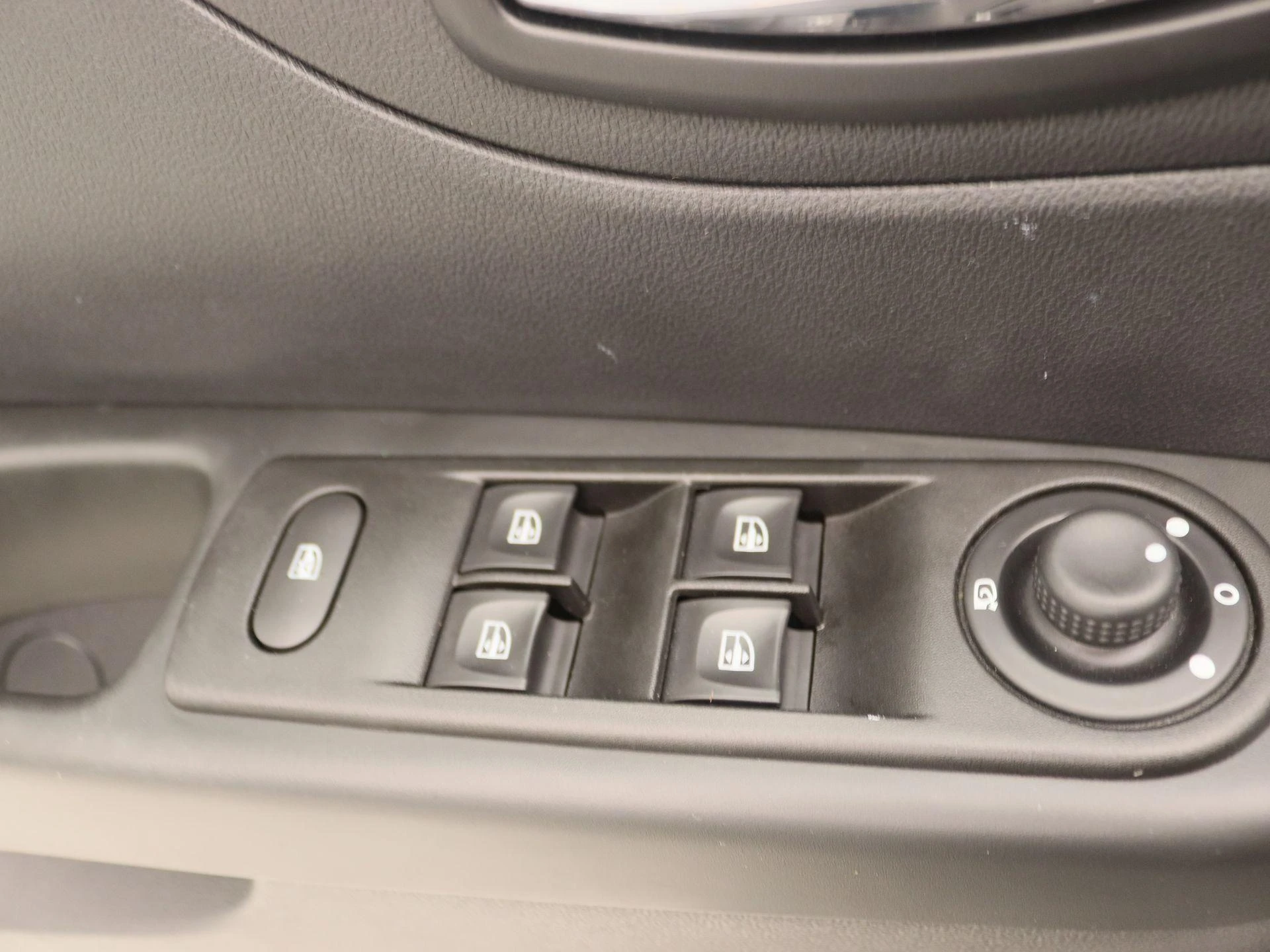 Renault-Captur-image-18