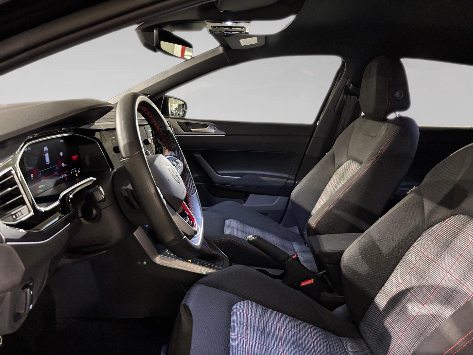 Volkswagen-Polo-image-3