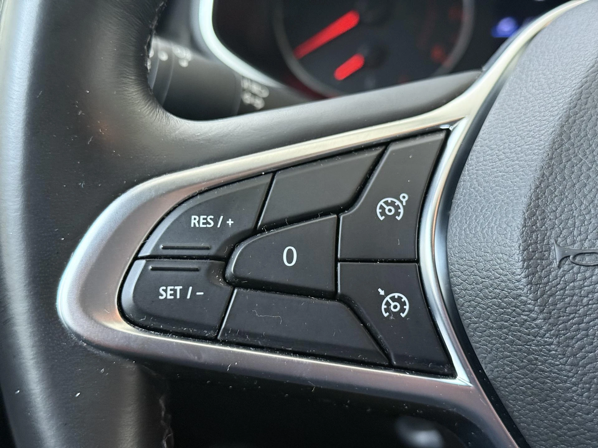 Renault-Clio-image-11