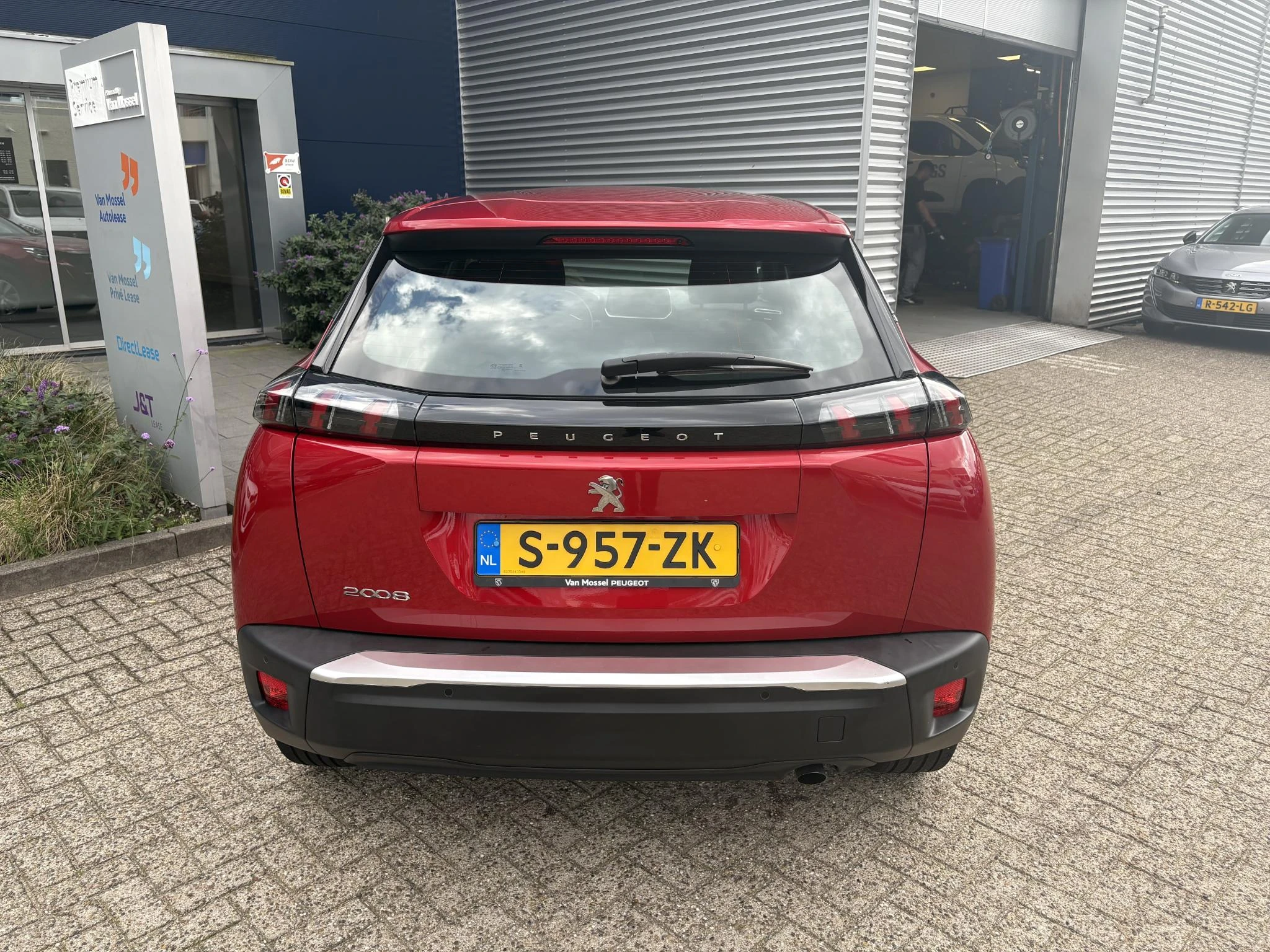 Peugeot-2008-image-4