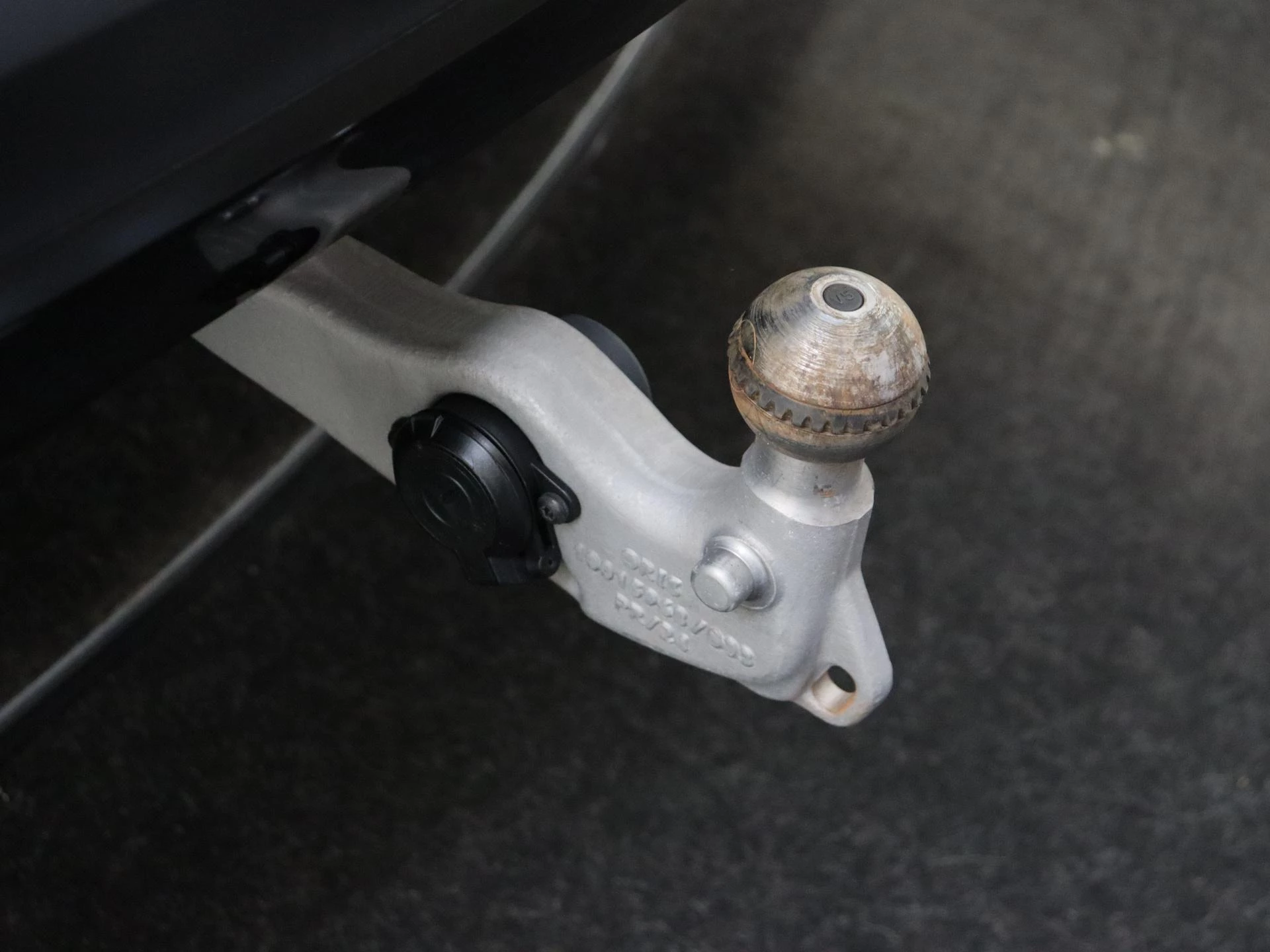 Mercedes-Benz-GLE-image-34