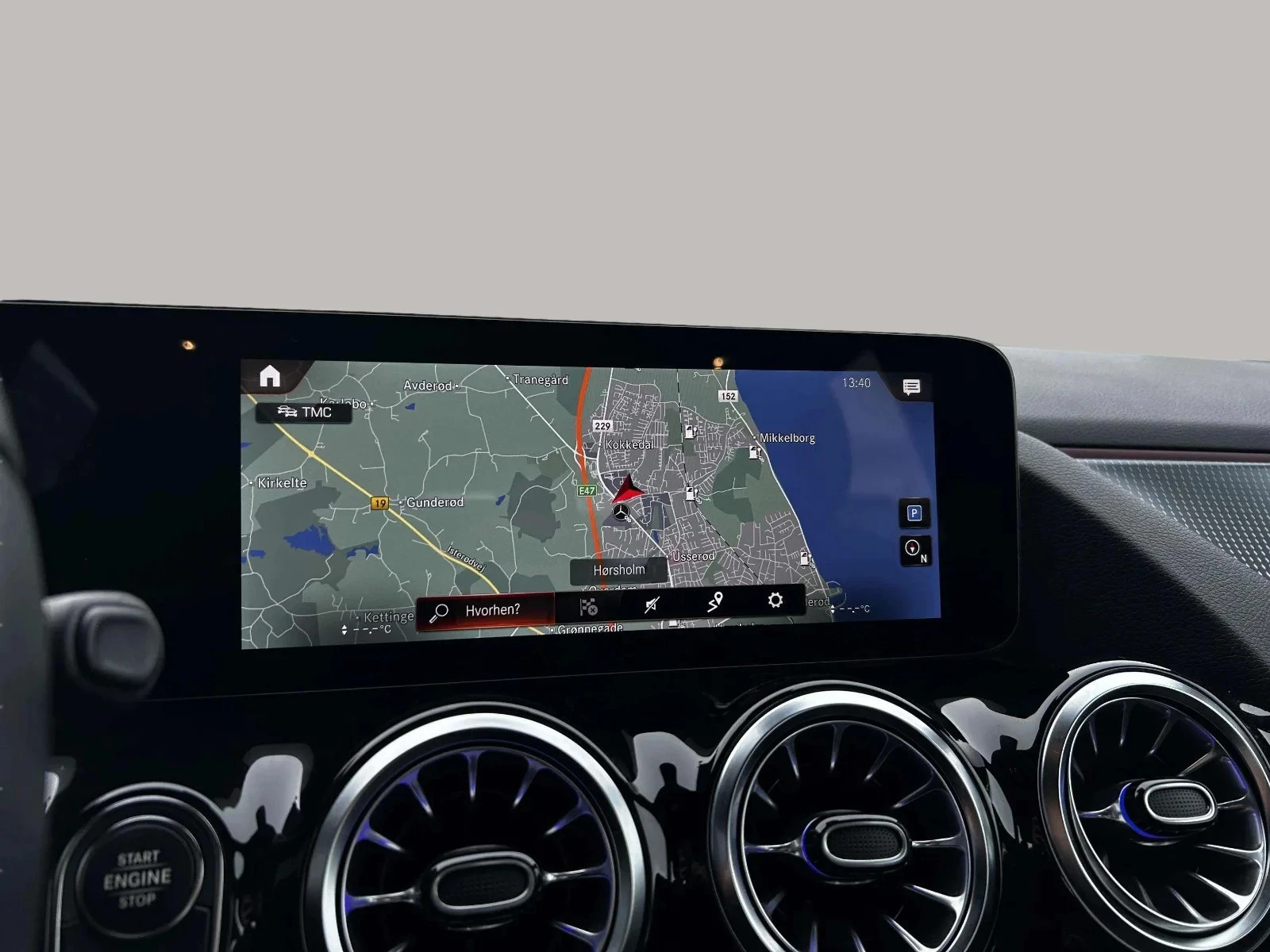 Mercedes-Benz-GLA-image-18