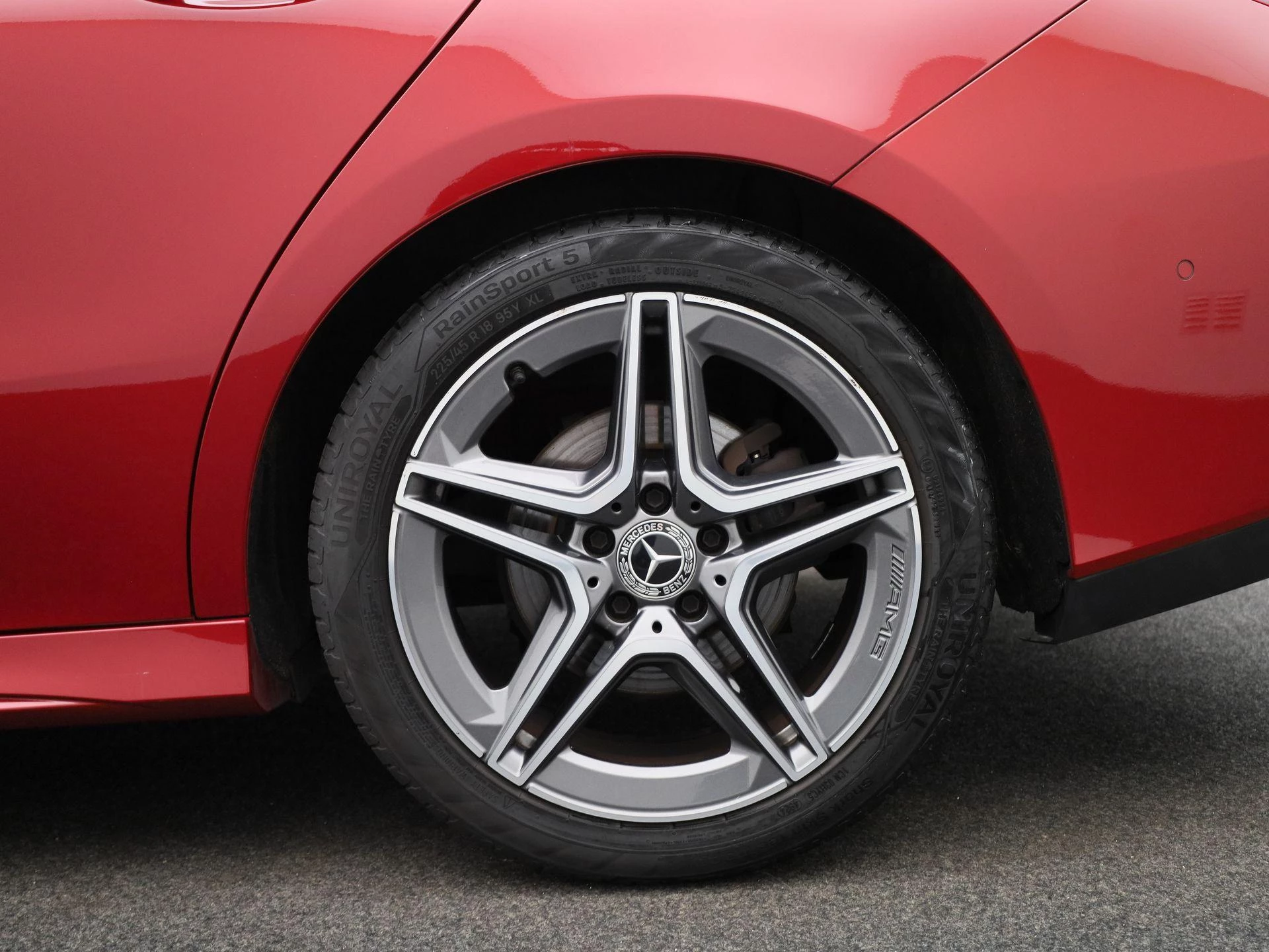 Mercedes-Benz-CLA-image-12